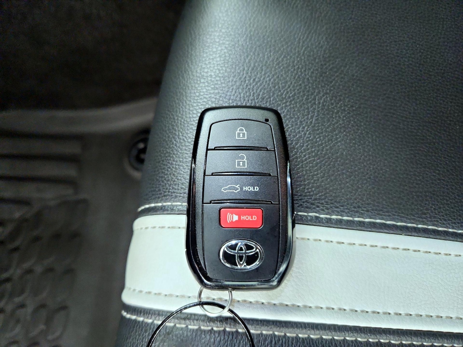 2026 Toyota Camry SE - Photo 24
