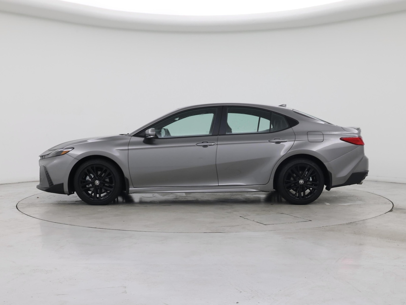 2026 Toyota Camry SE - Photo 4