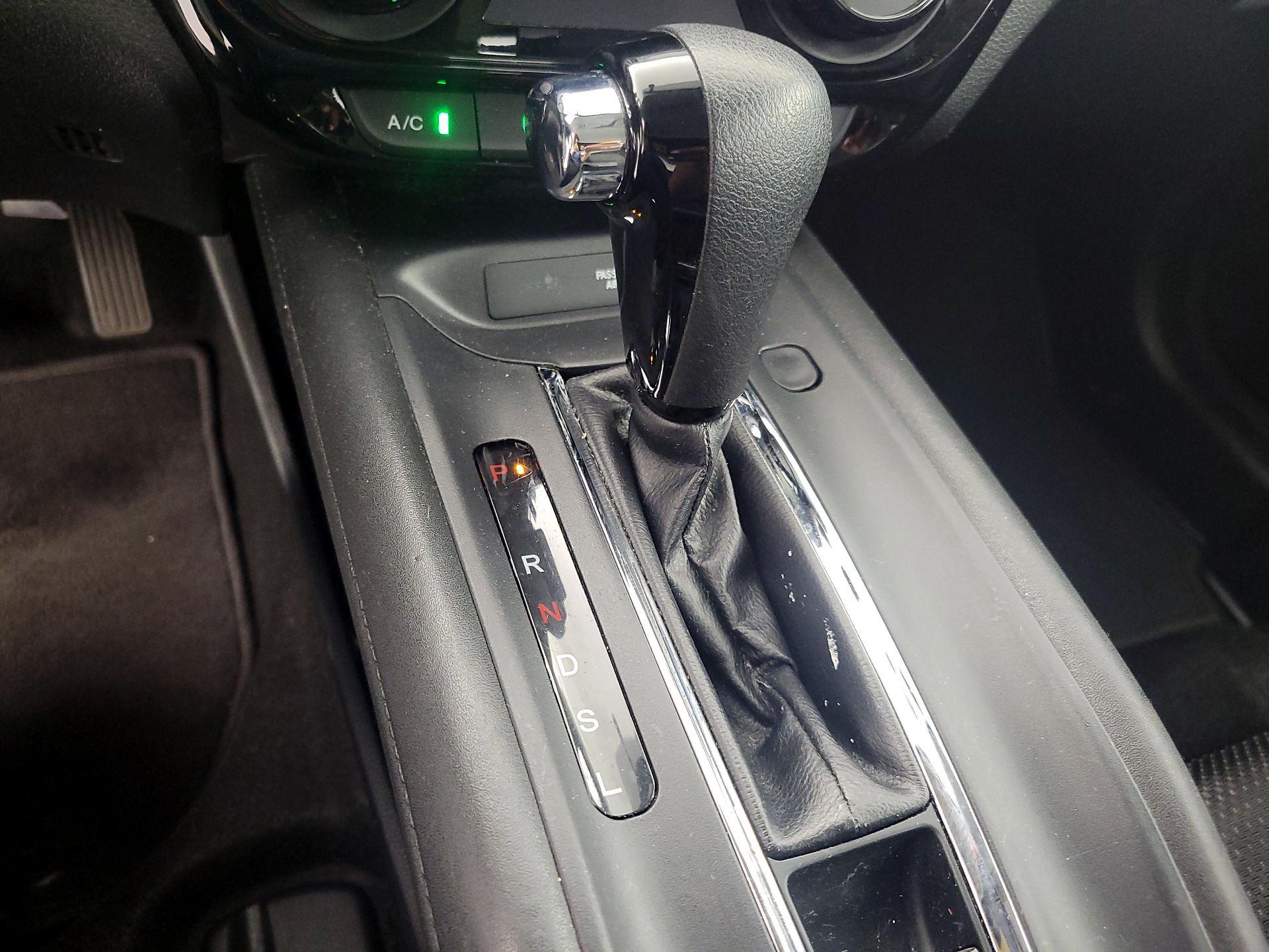 Thumbnail: 2019 Honda HR-V - 17