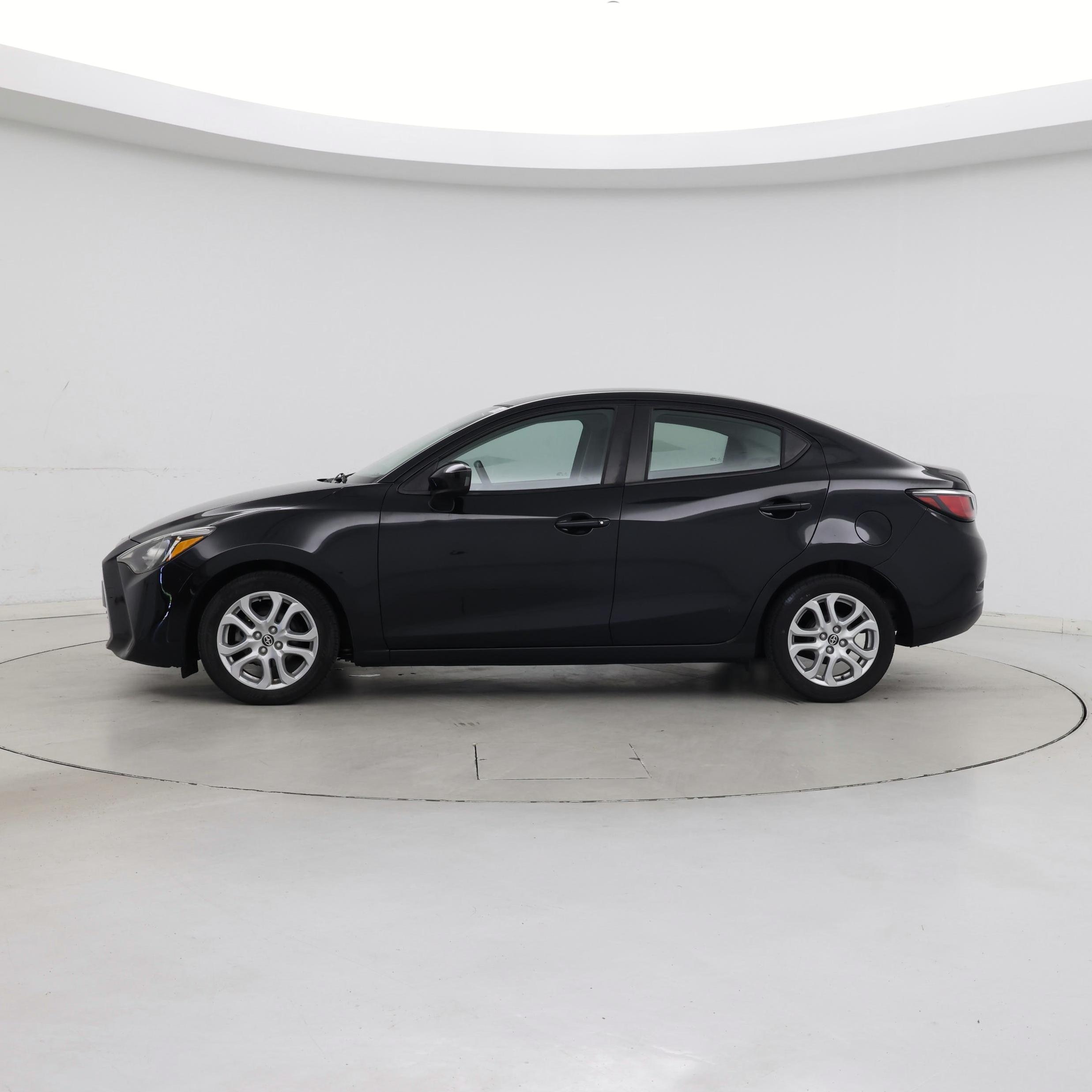 Thumbnail: 2016 Scion iA - 3