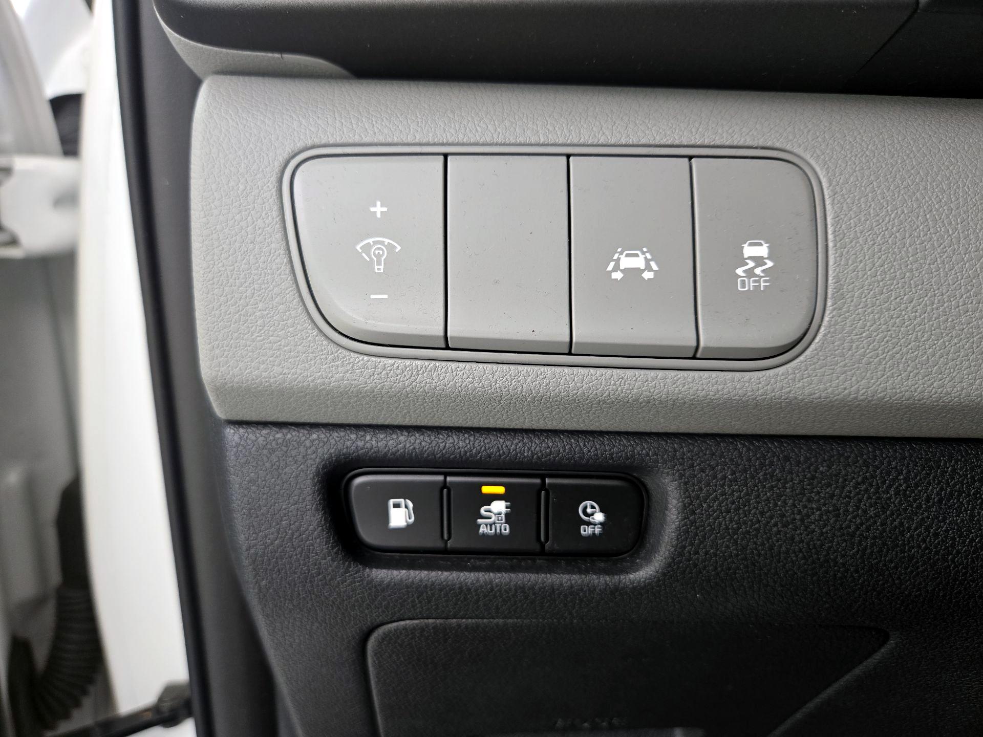 Thumbnail: 2019 Kia Niro - 13