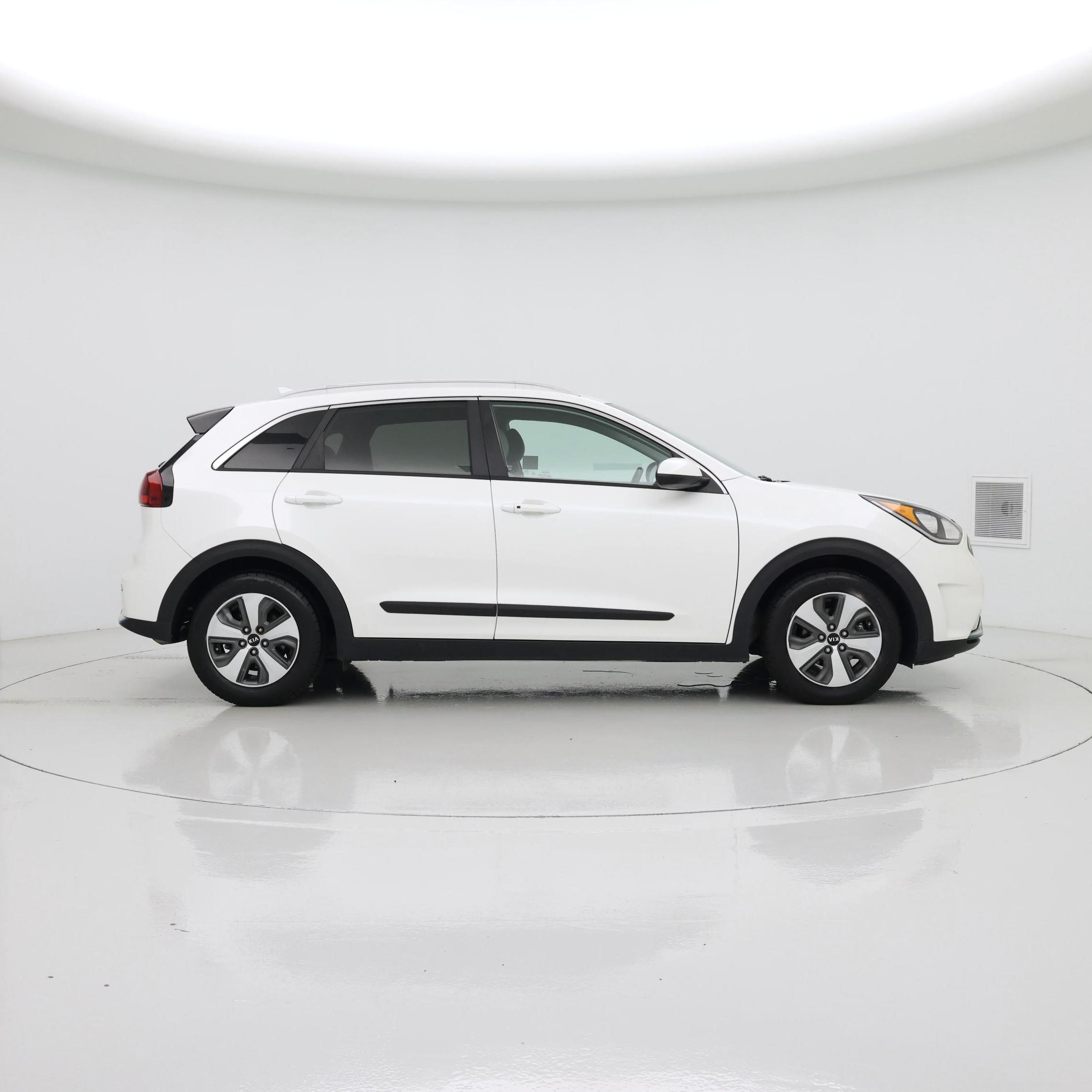 Thumbnail: 2019 Kia Niro - 7