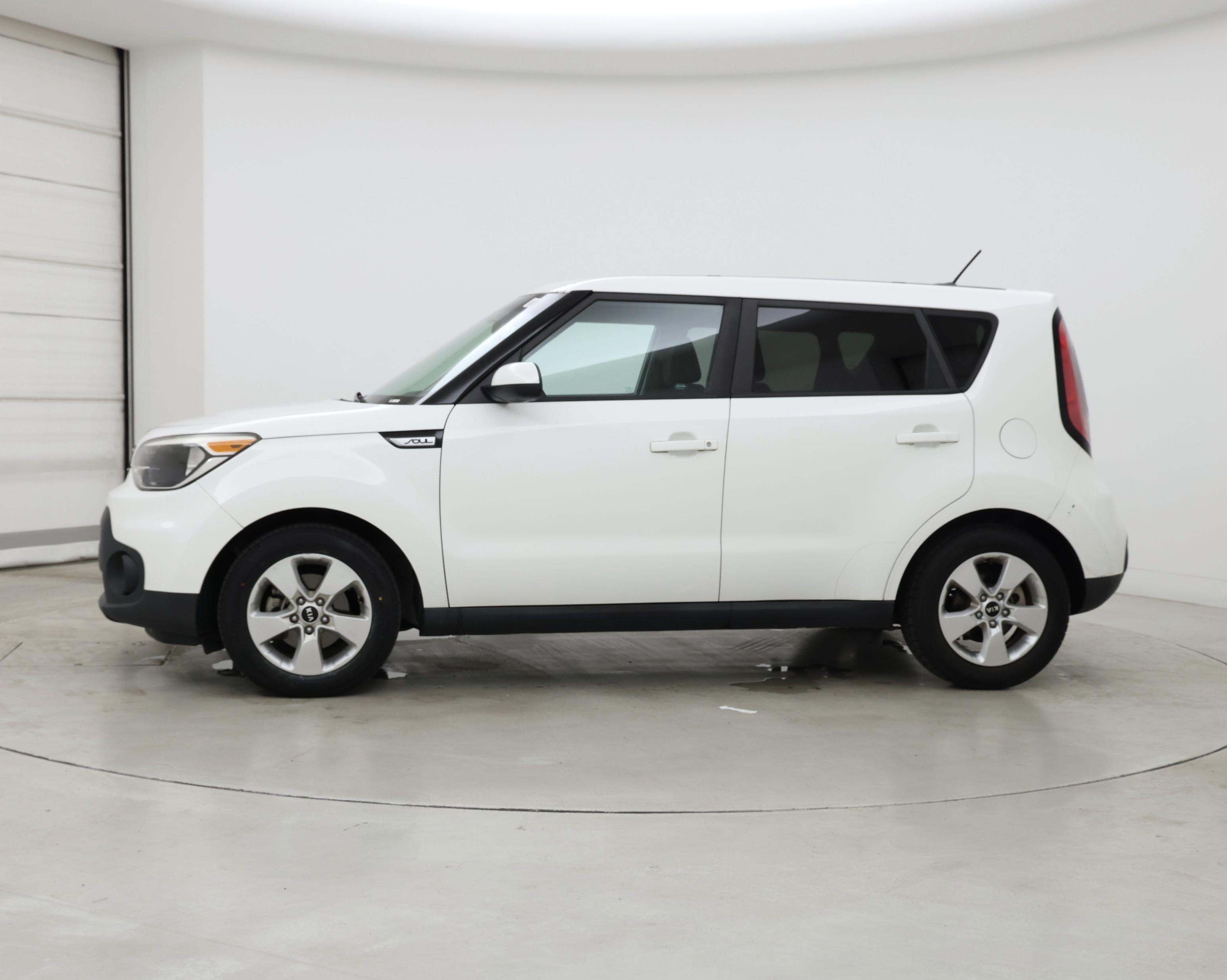 Thumbnail: 2019 Kia Soul - 3