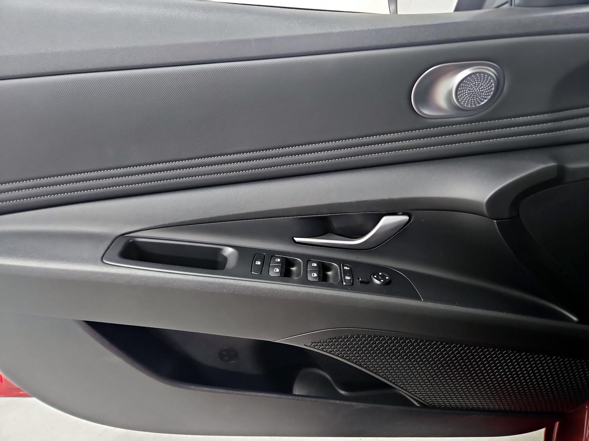 Thumbnail: 2023 Hyundai Elantra - 12