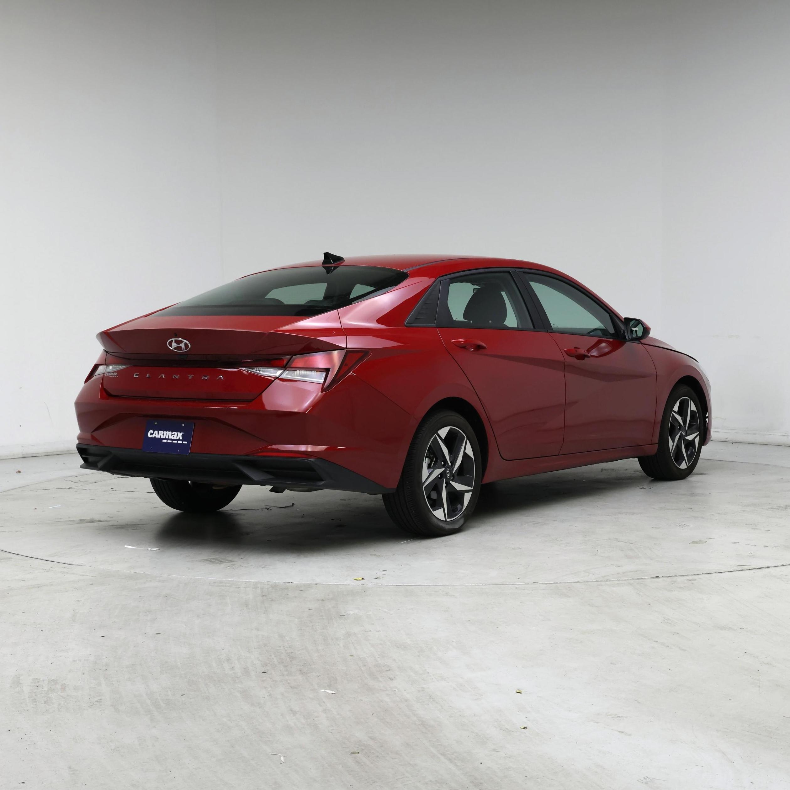 Thumbnail: 2023 Hyundai Elantra - 8