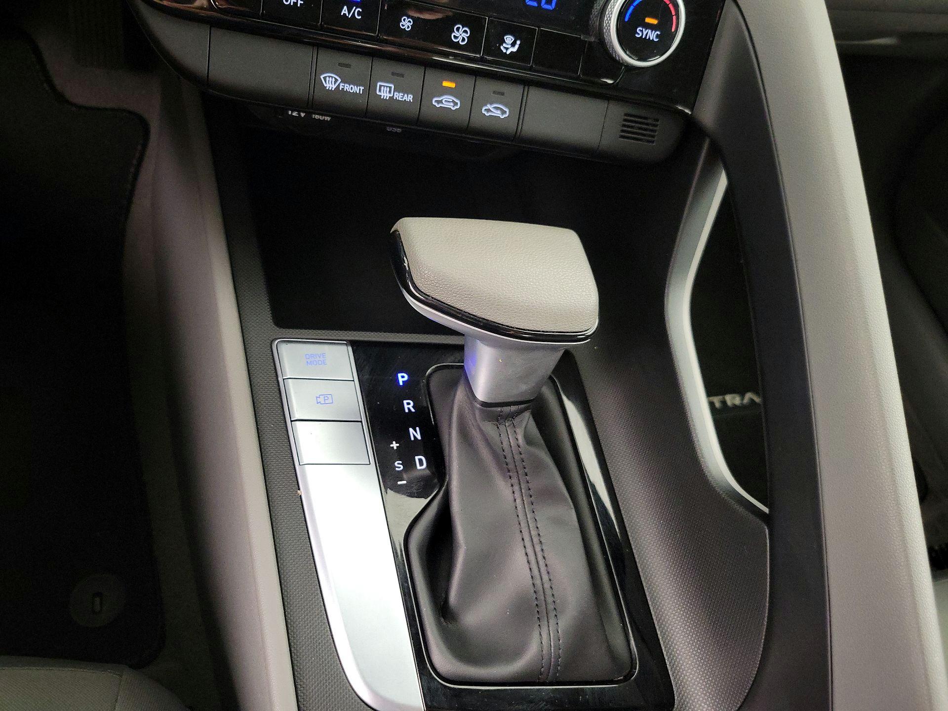 Thumbnail: 2024 Hyundai Elantra - 18