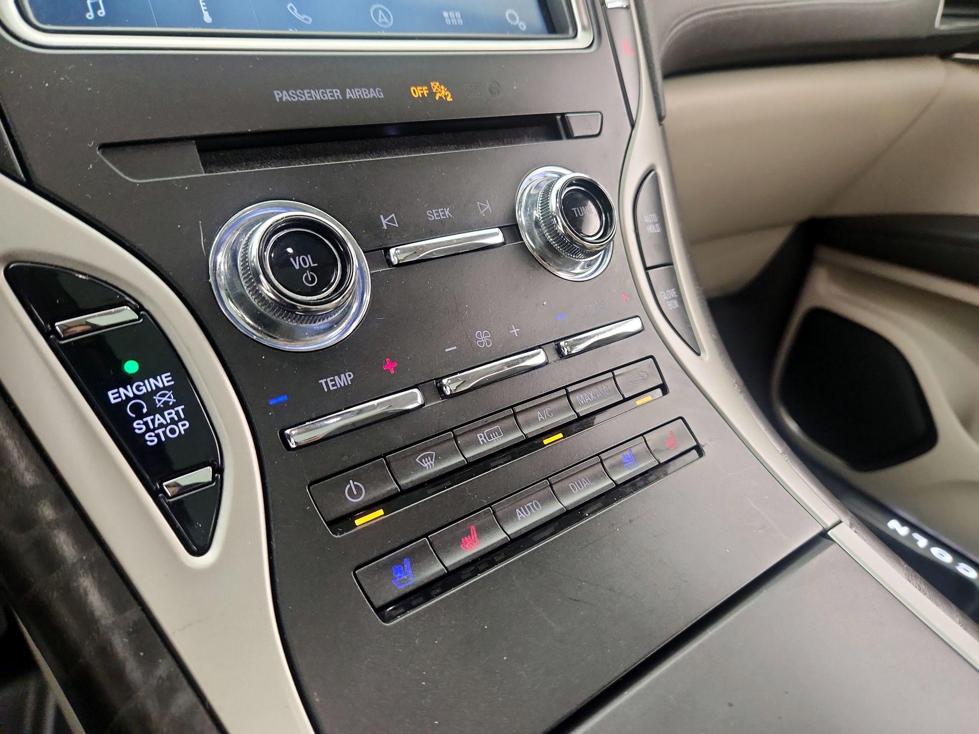 Thumbnail: 2020 Lincoln Nautilus - 17