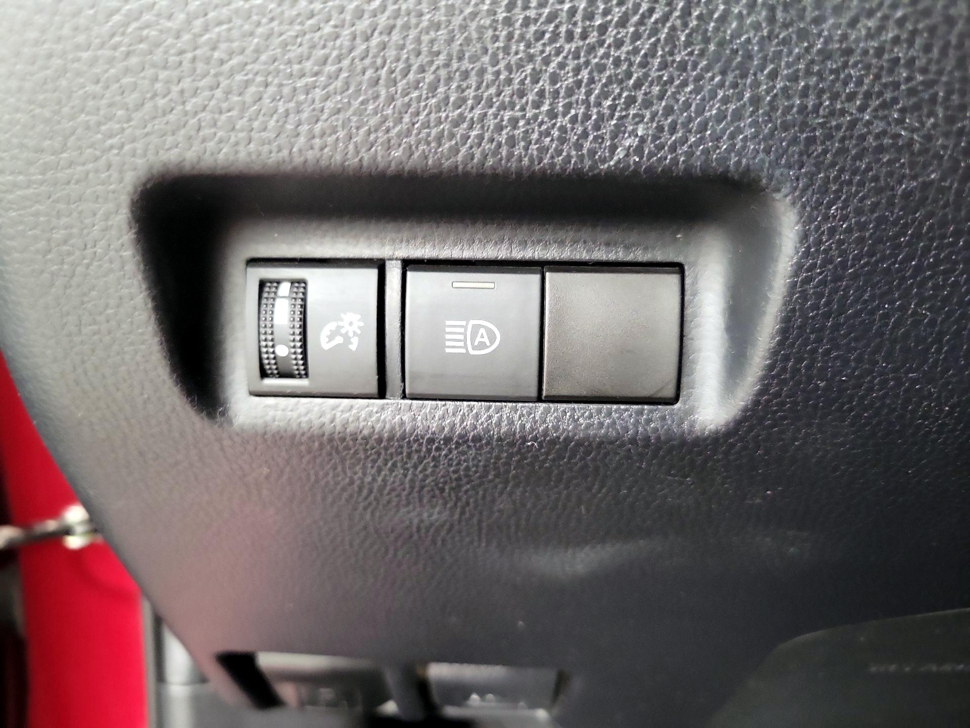 Thumbnail: 2020 Toyota RAV4 - 13