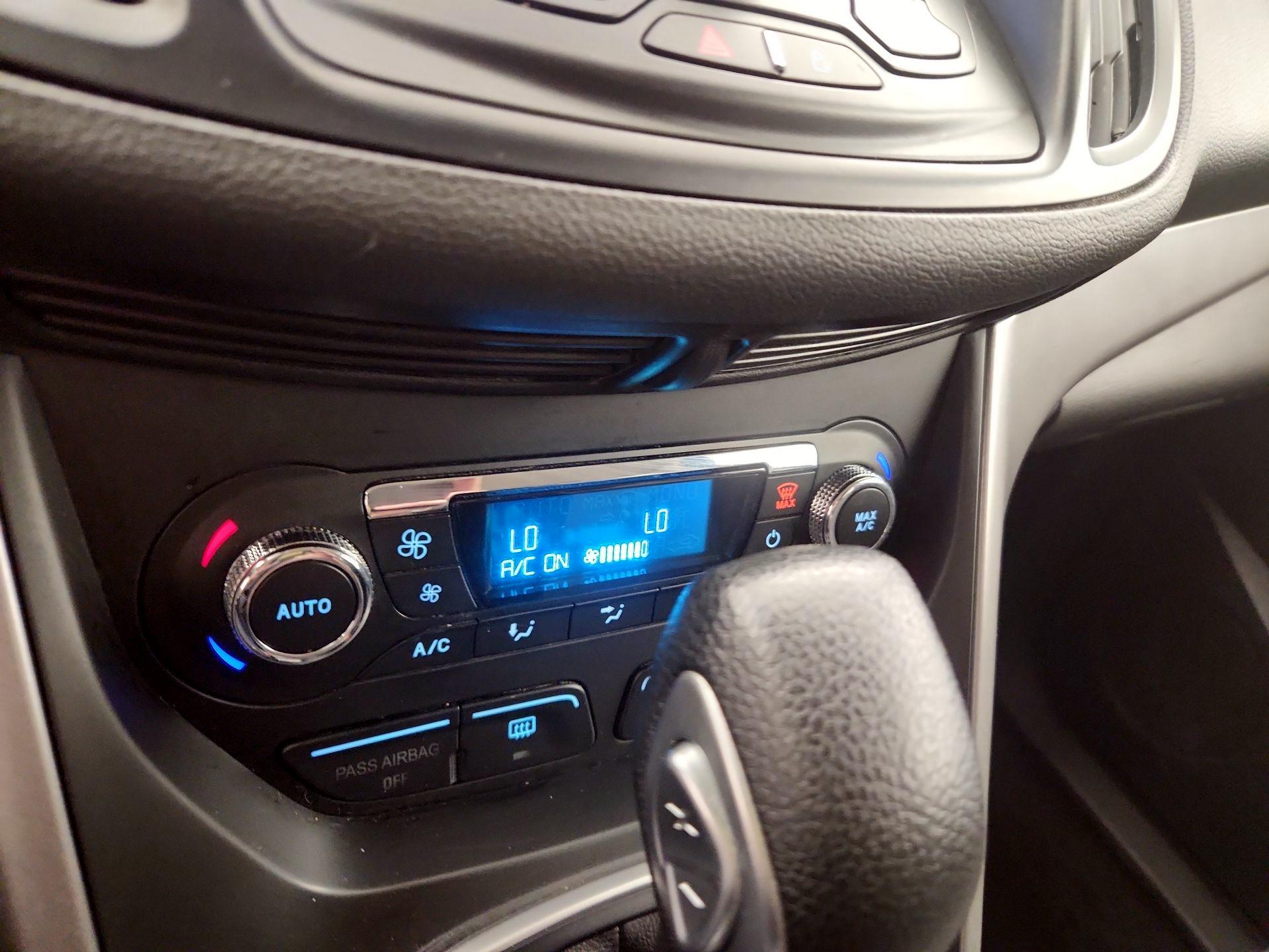 Thumbnail: 2014 Ford Escape - 16