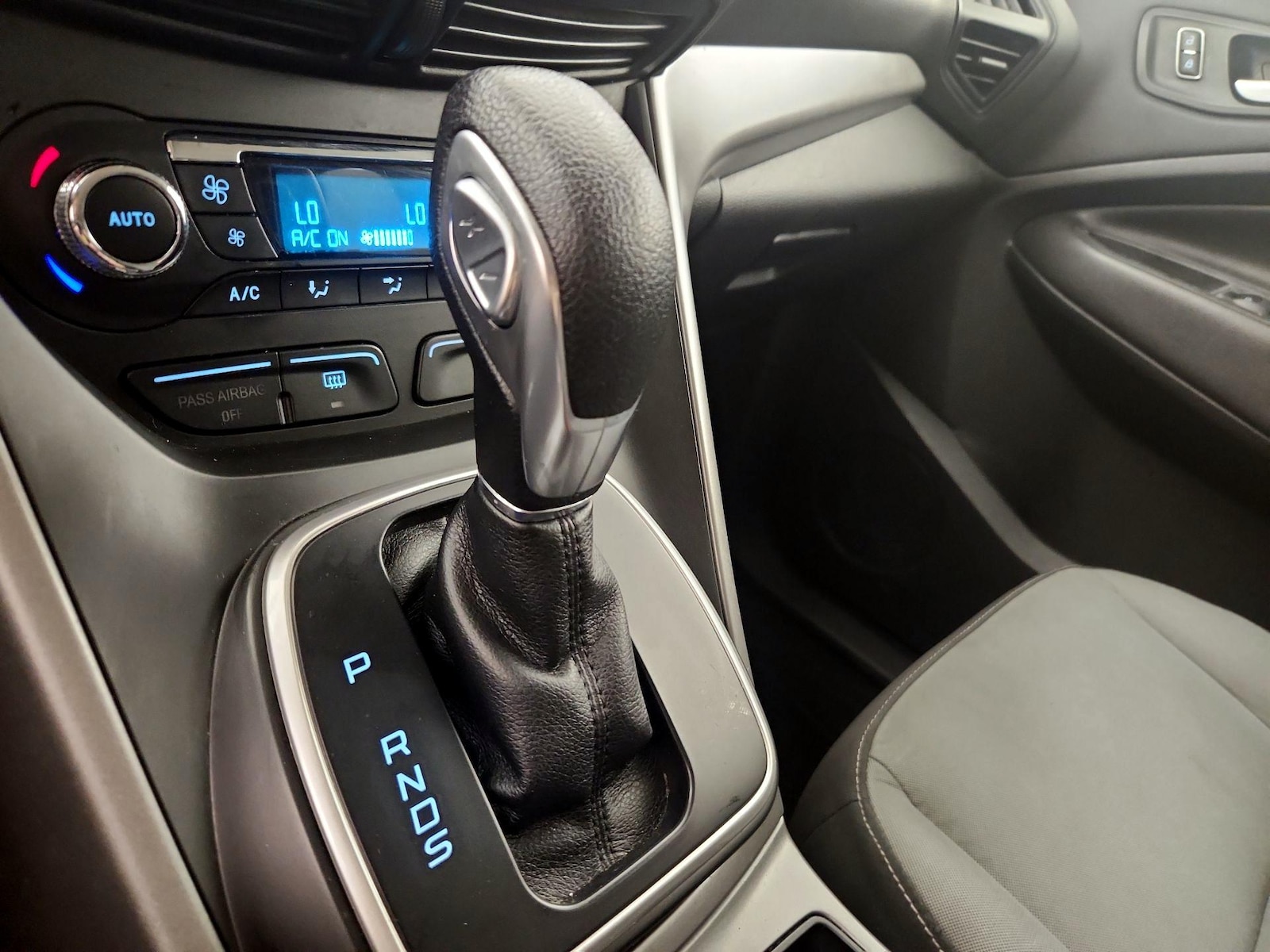 2014 Ford Escape SE - Photo 18