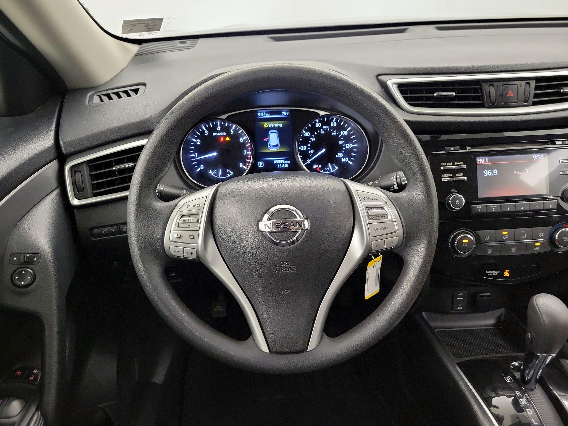 Thumbnail: 2016 Nissan Rogue - 10
