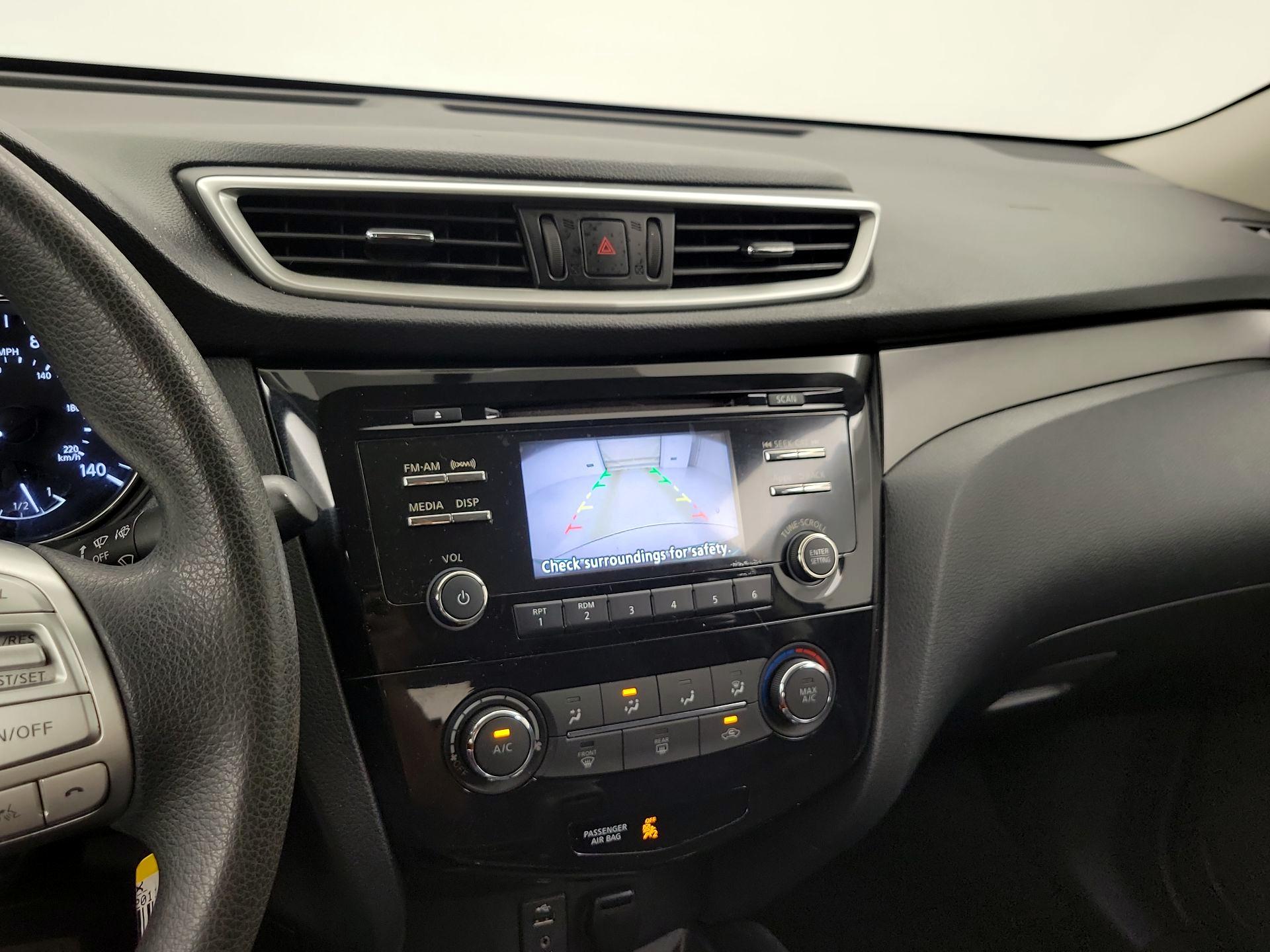 Thumbnail: 2016 Nissan Rogue - 14