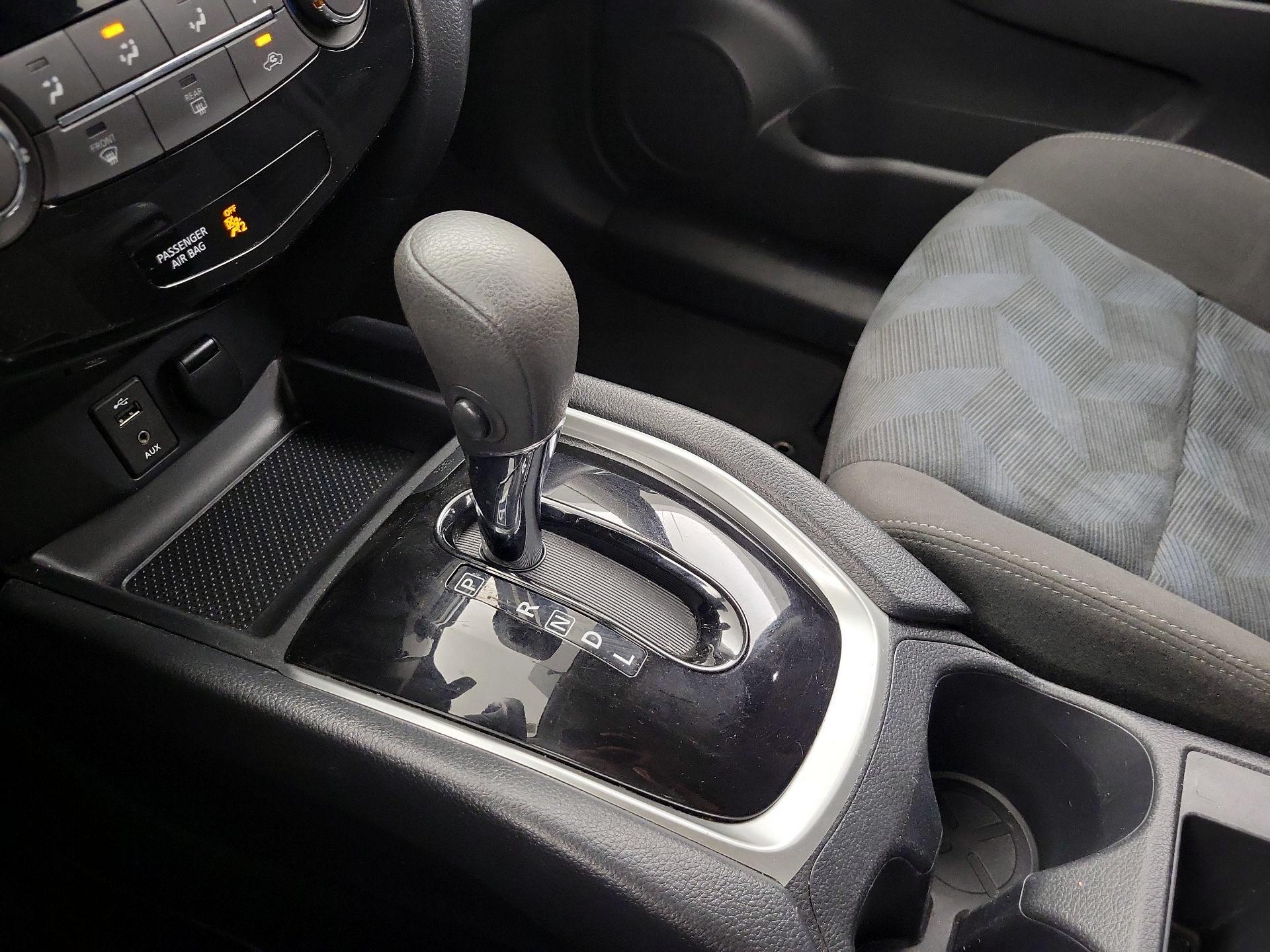 Thumbnail: 2016 Nissan Rogue - 17