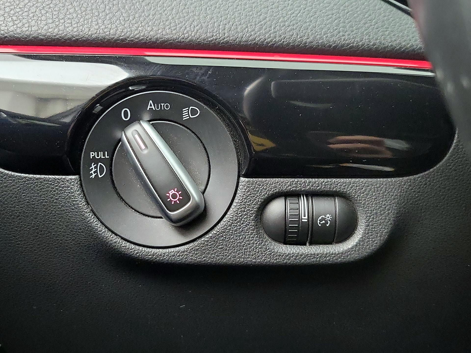 Thumbnail: 2017 Volkswagen Jetta - 13