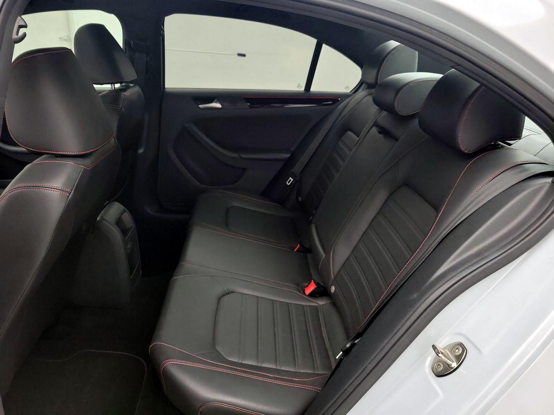 Thumbnail: 2017 Volkswagen Jetta - 20