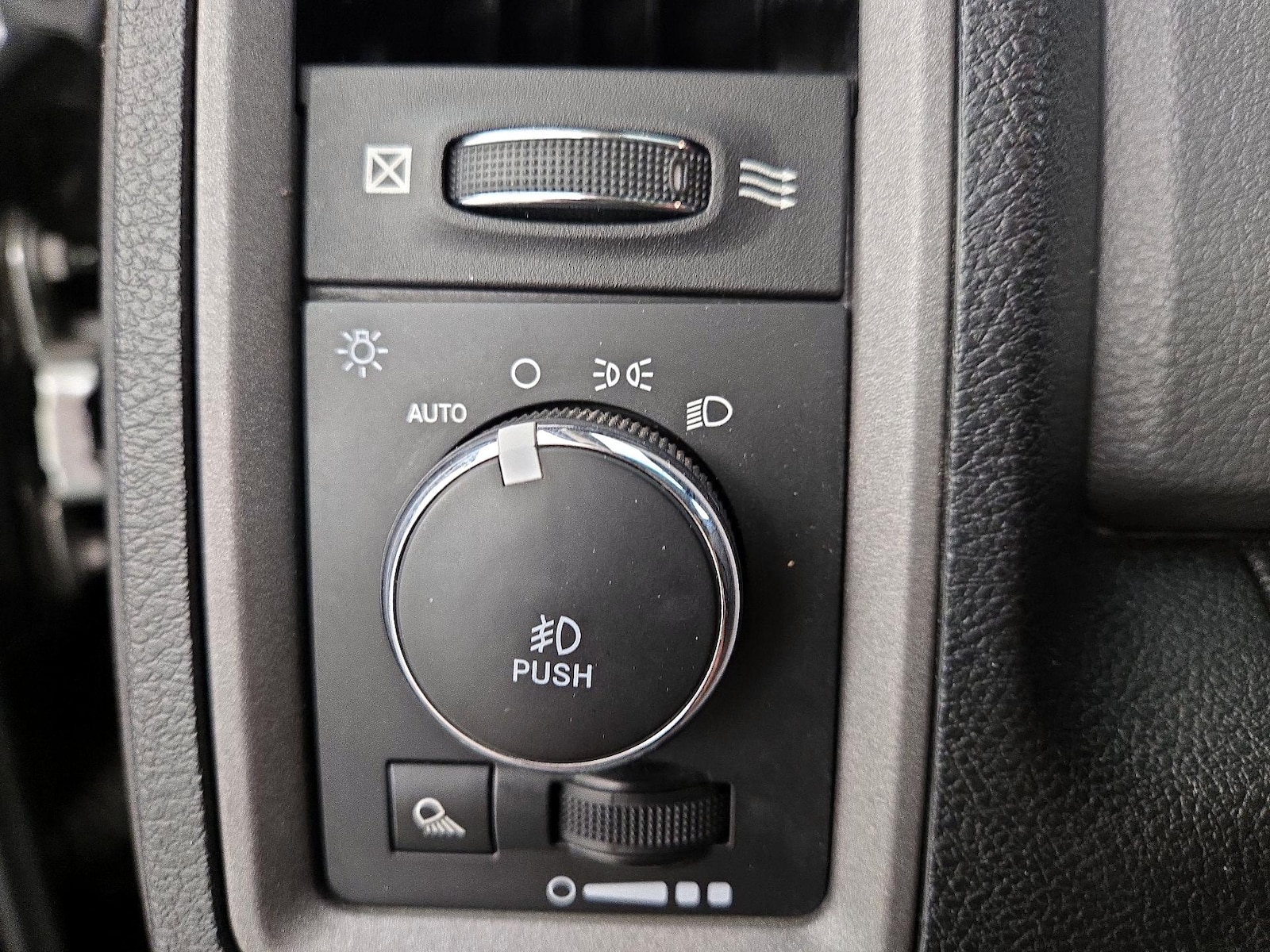 2018 RAM Ram 1500 Pickup Express - Photo 14