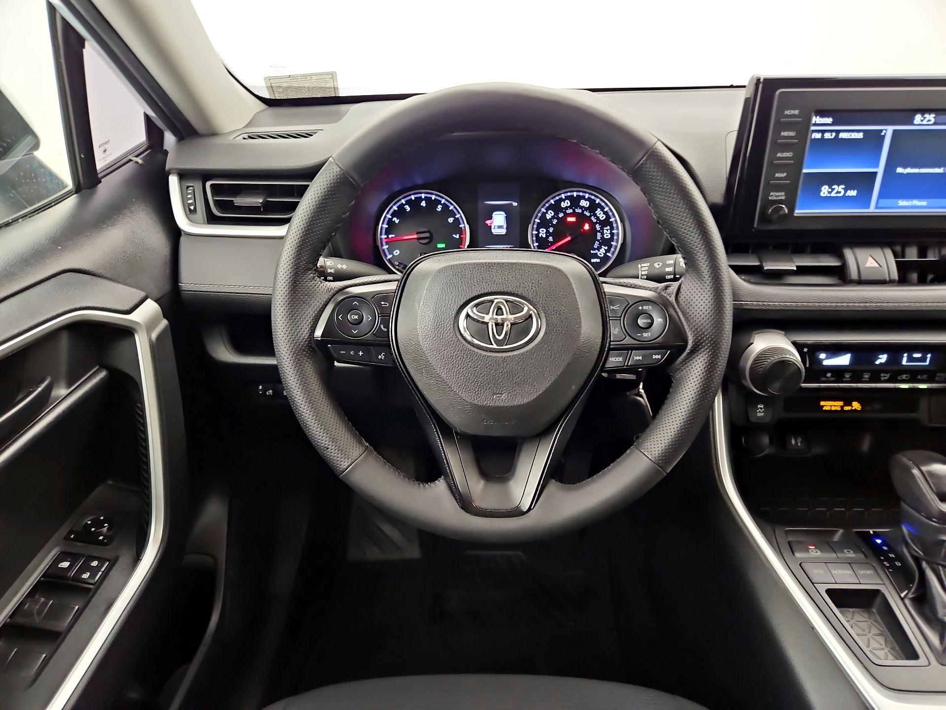 Thumbnail: 2019 Toyota RAV4 - 10