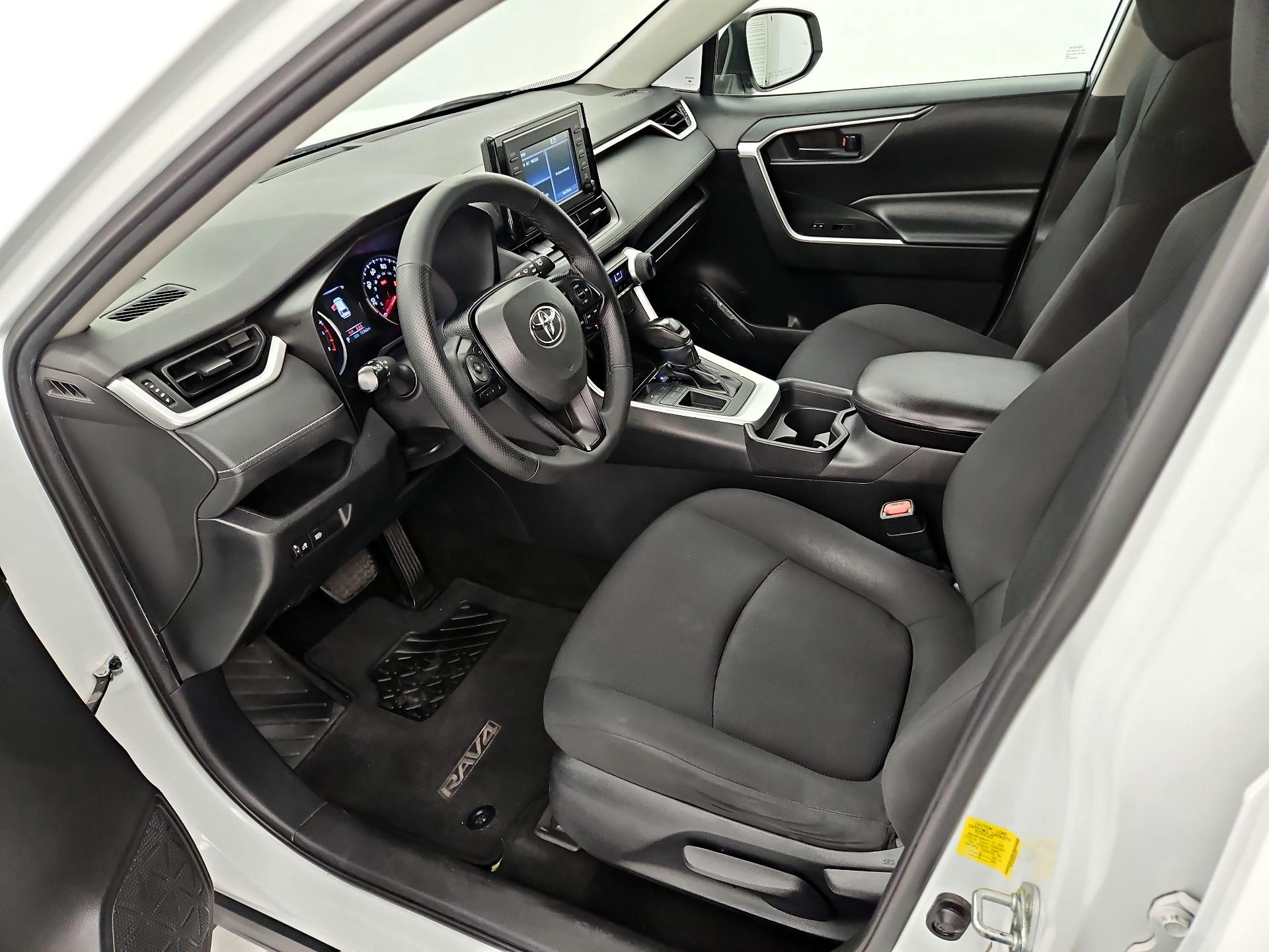 Thumbnail: 2019 Toyota RAV4 - 11