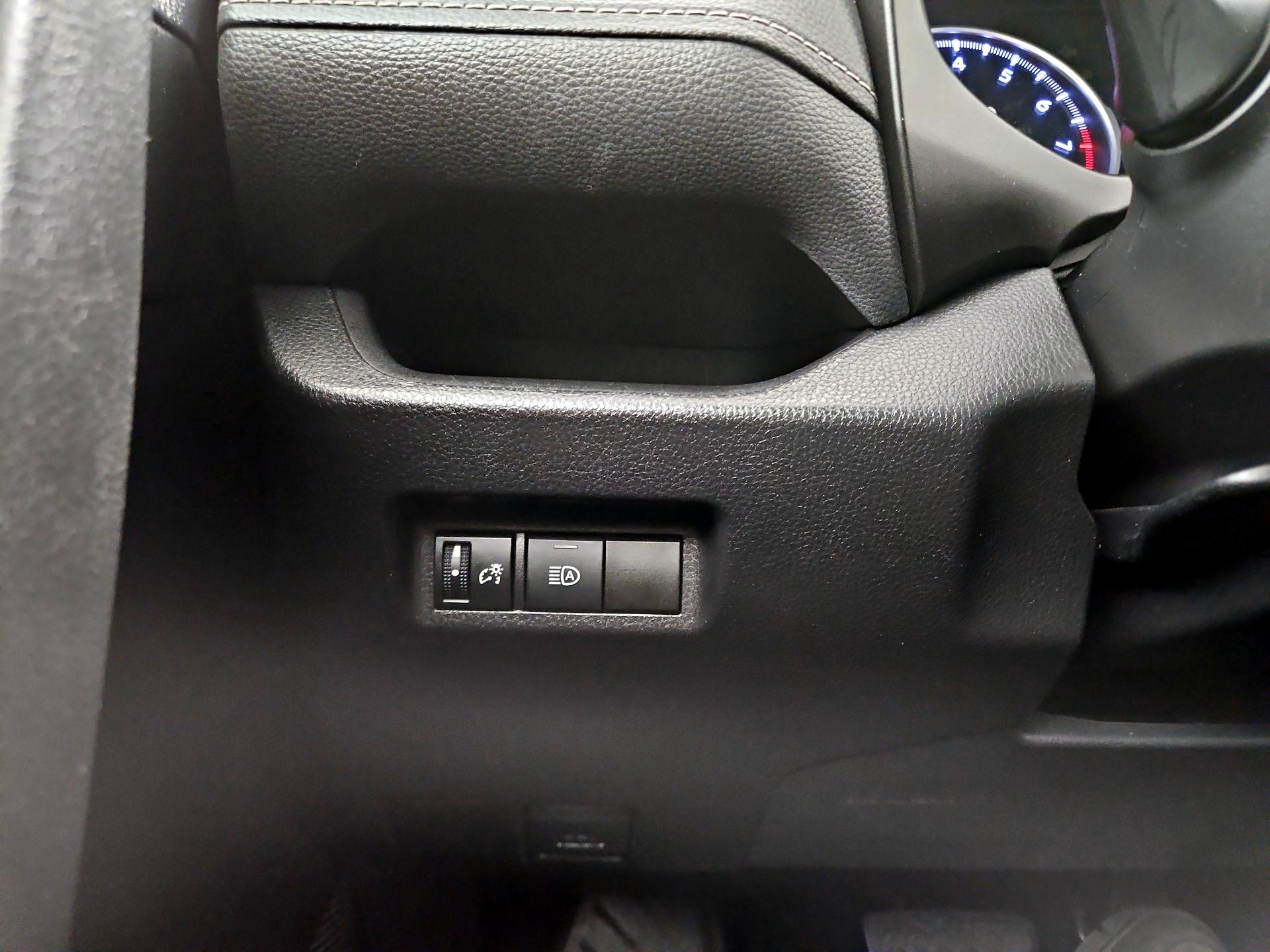 Thumbnail: 2019 Toyota RAV4 - 13