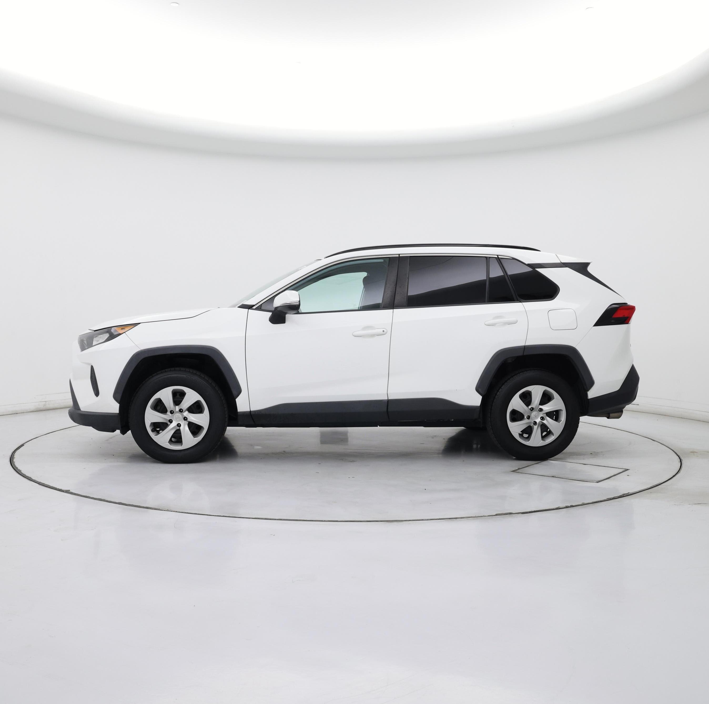 Thumbnail: 2019 Toyota RAV4 - 3