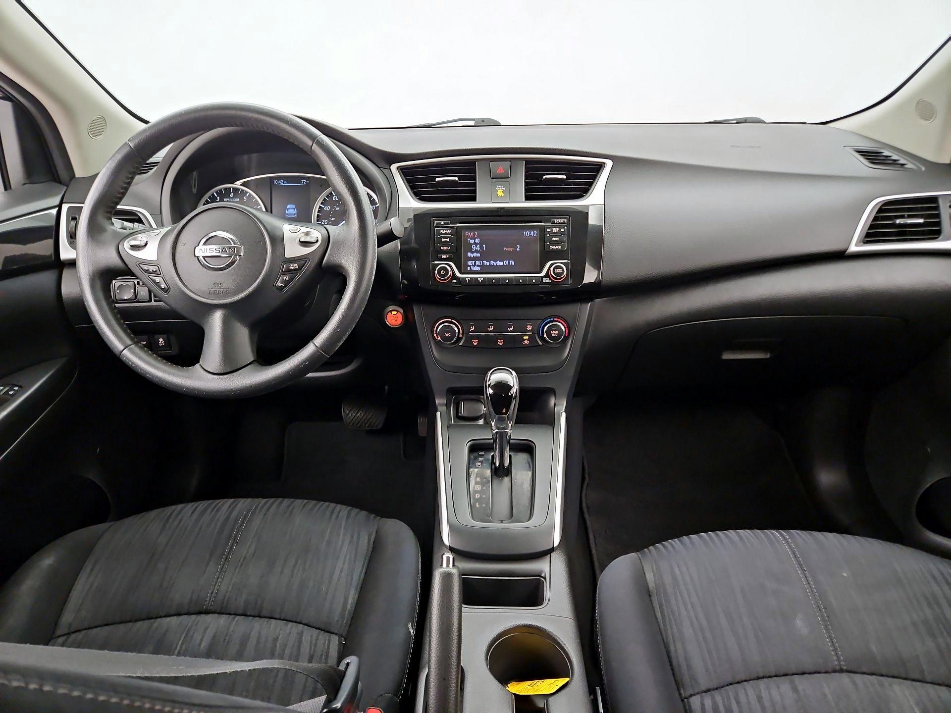 Thumbnail: 2016 Nissan Sentra - 9