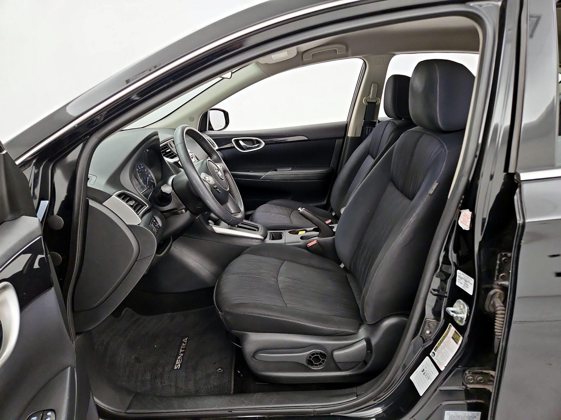 Thumbnail: 2016 Nissan Sentra - 11
