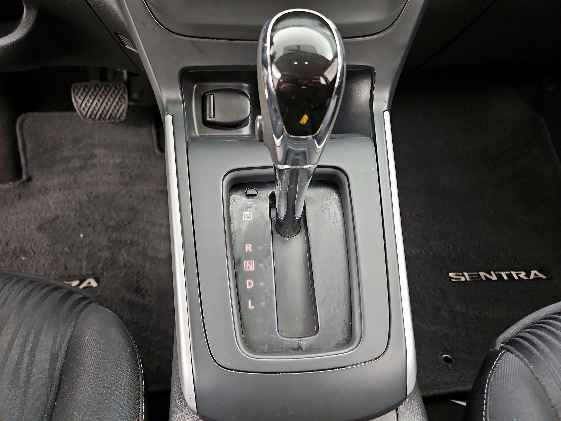 Thumbnail: 2016 Nissan Sentra - 15
