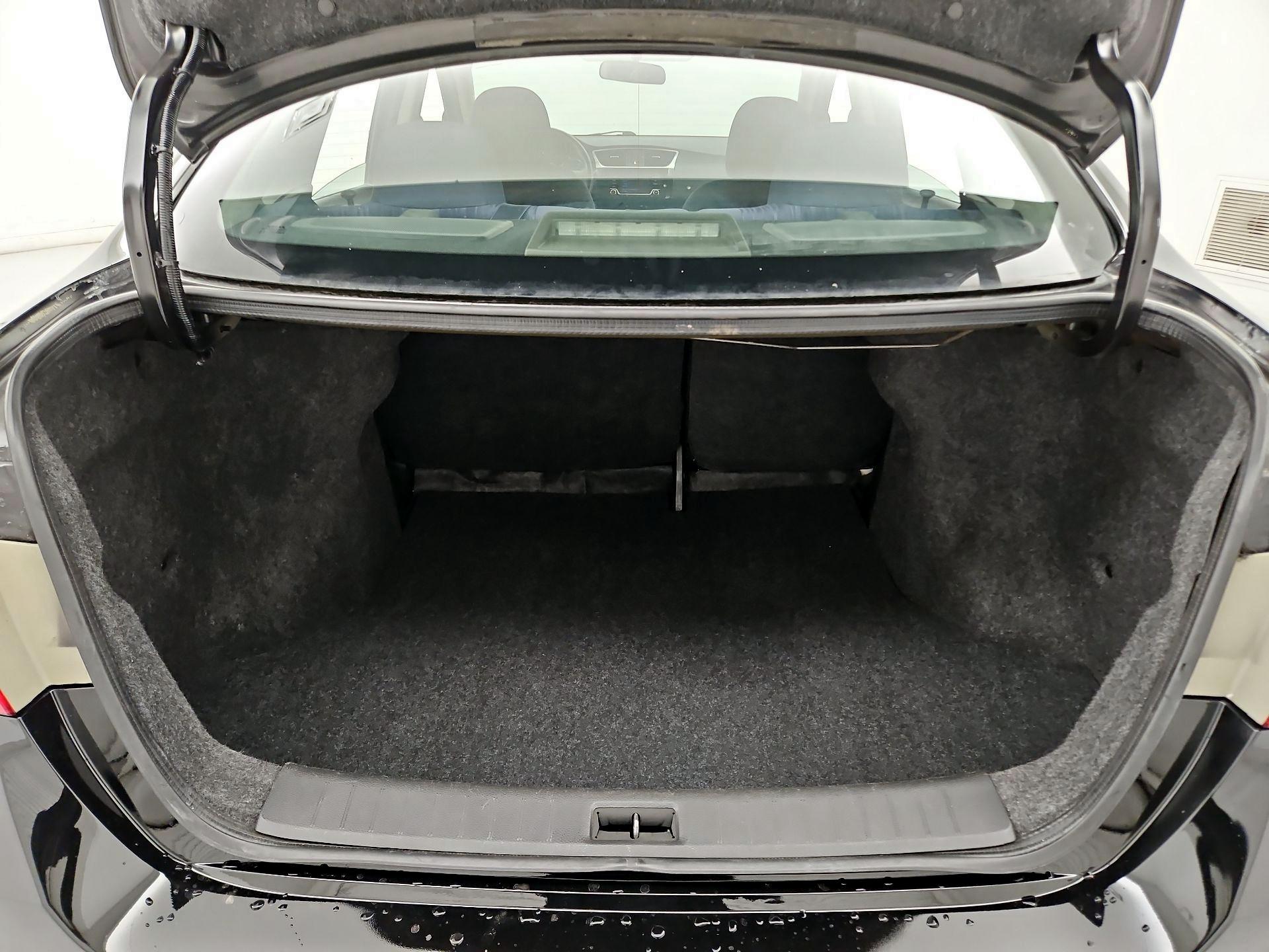 Thumbnail: 2016 Nissan Sentra - 16