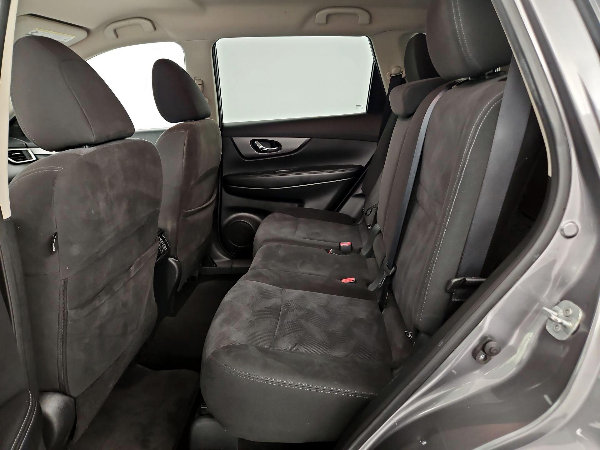 Thumbnail: 2016 Nissan Rogue - 18
