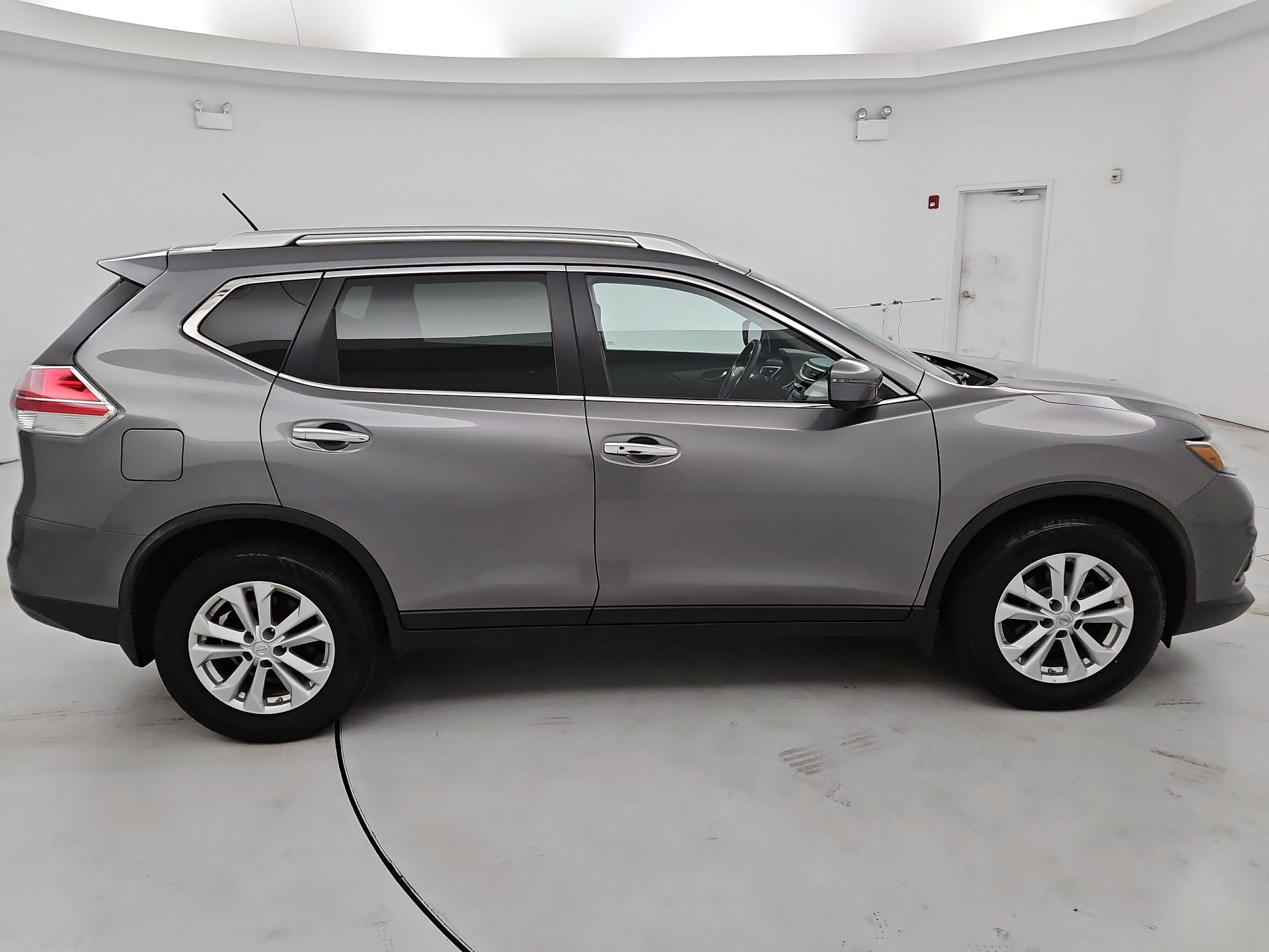 Thumbnail: 2016 Nissan Rogue - 4