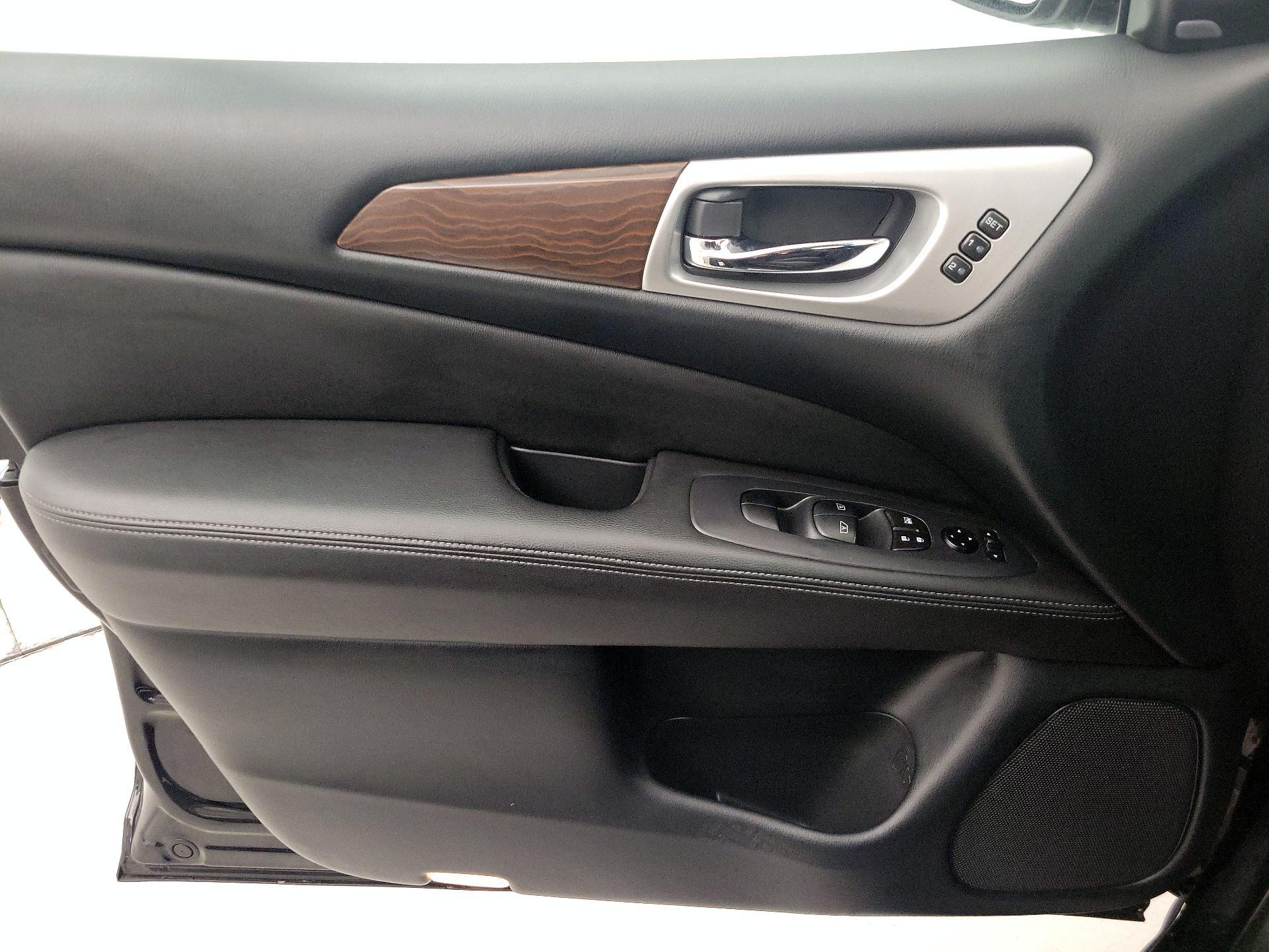 Thumbnail: 2020 Nissan Pathfinder - 12