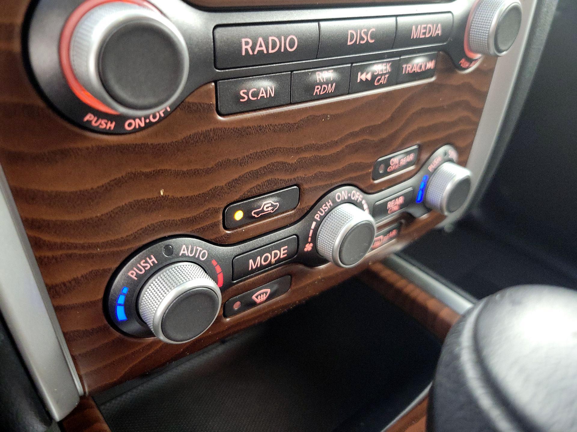 Thumbnail: 2020 Nissan Pathfinder - 17