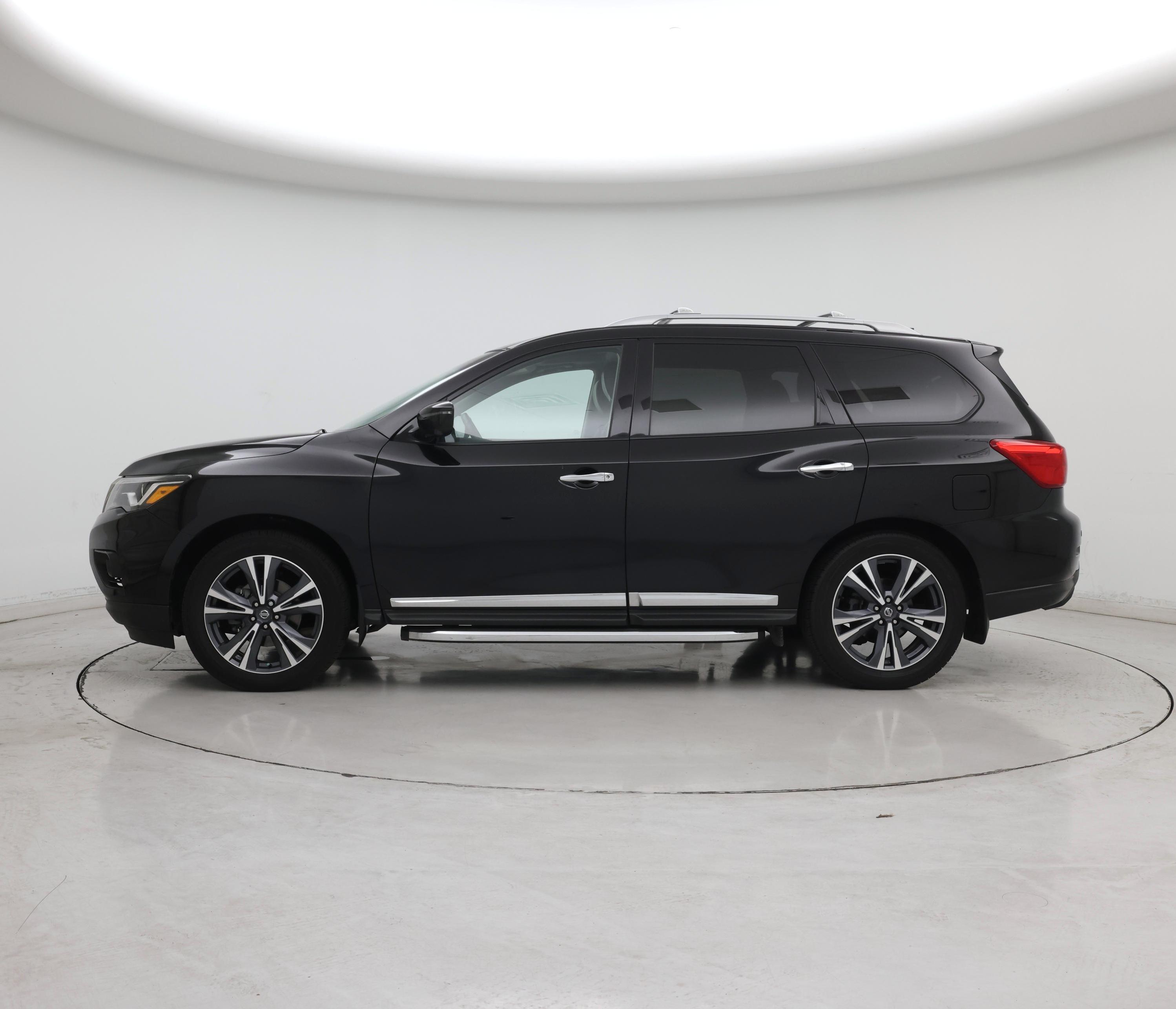 Thumbnail: 2020 Nissan Pathfinder - 3