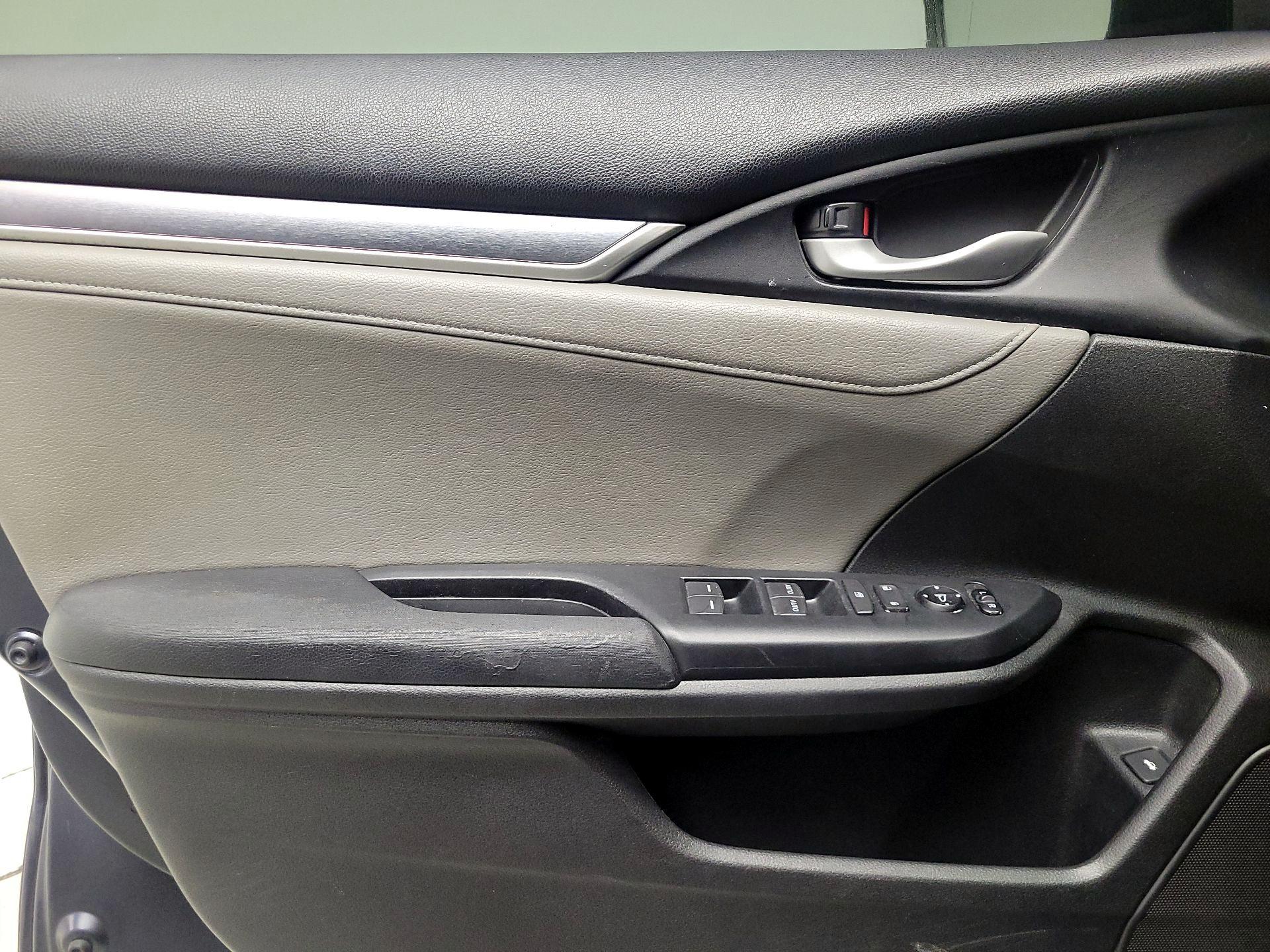 Thumbnail: 2016 Honda Civic - 12