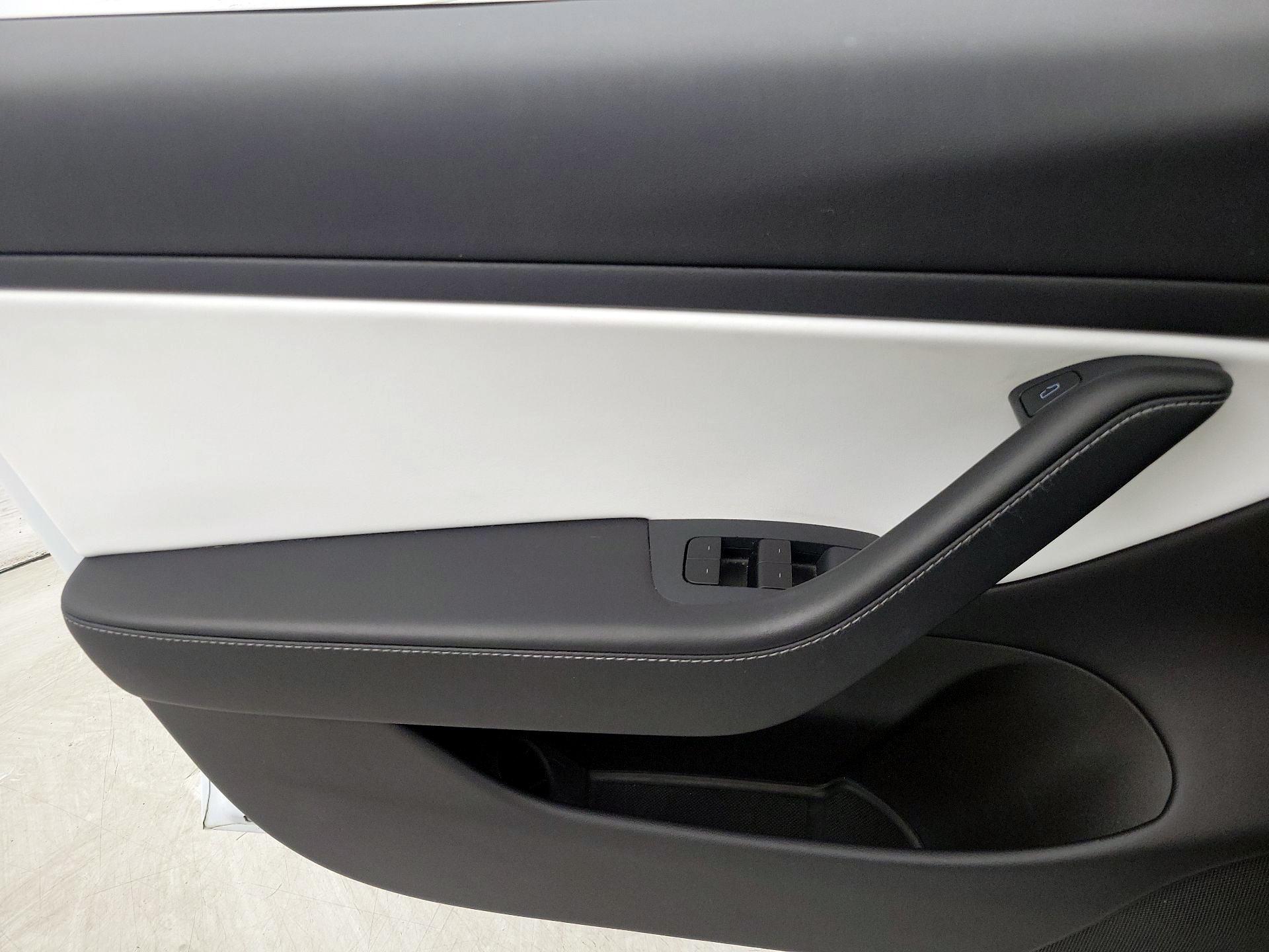 Thumbnail: 2021 Tesla Model 3 - 12