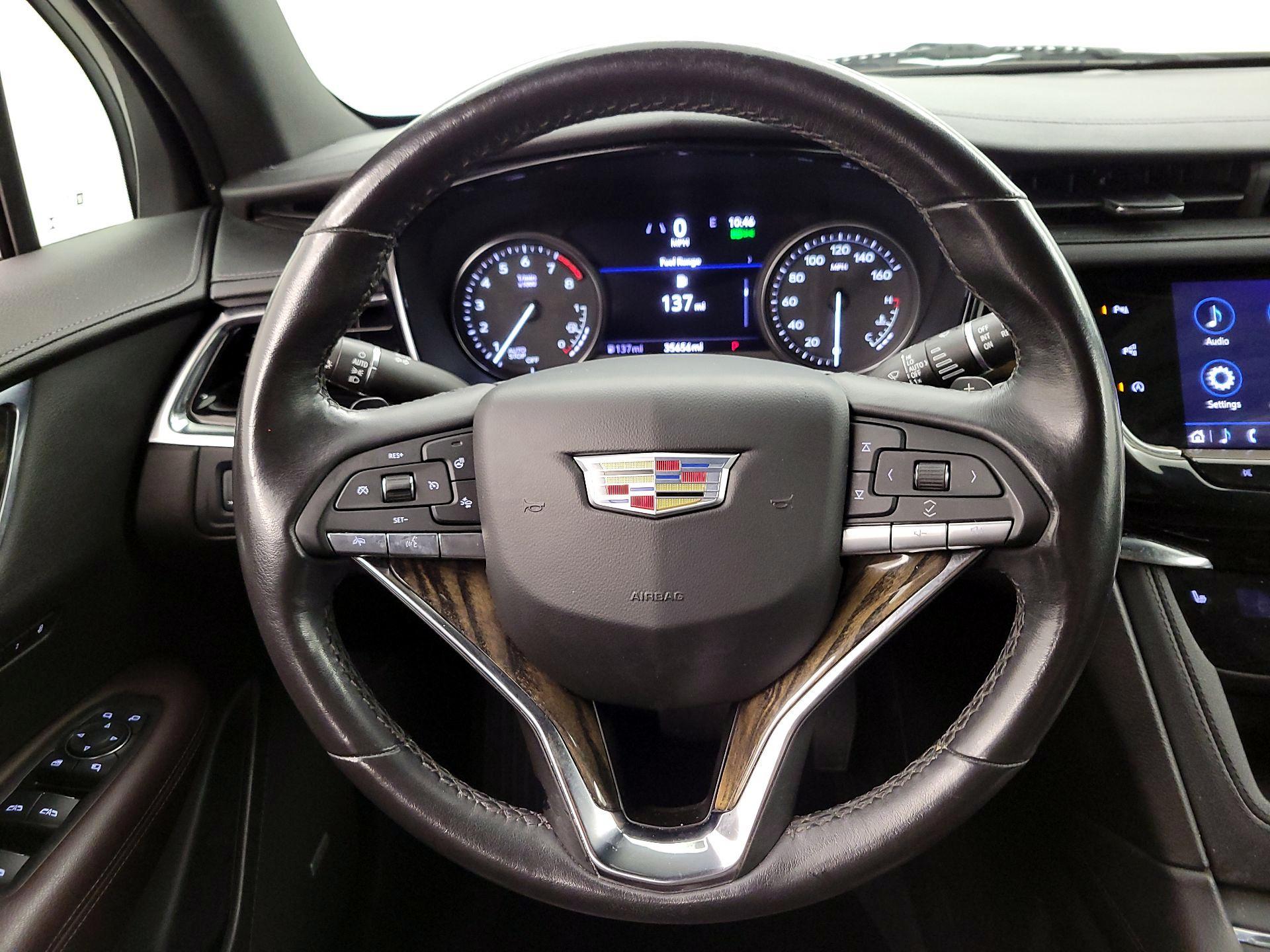 Thumbnail: 2022 Cadillac XT6 - 10