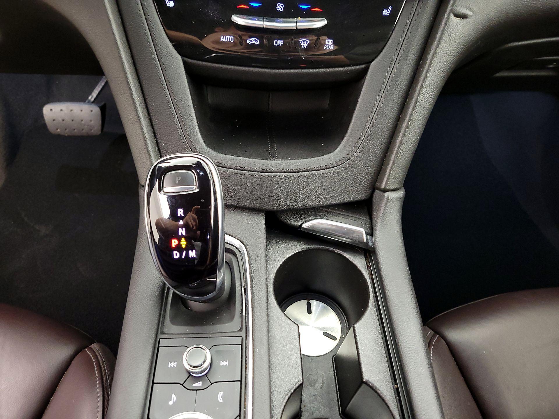 Thumbnail: 2022 Cadillac XT6 - 17