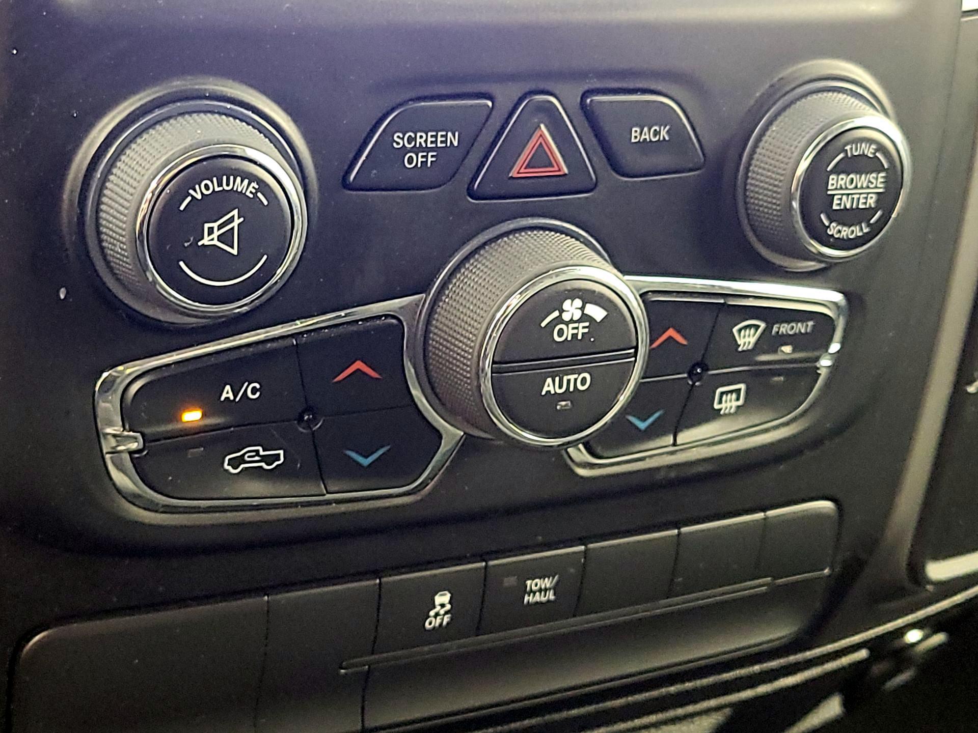 Thumbnail: 2022 RAM 1500 Classic - 16