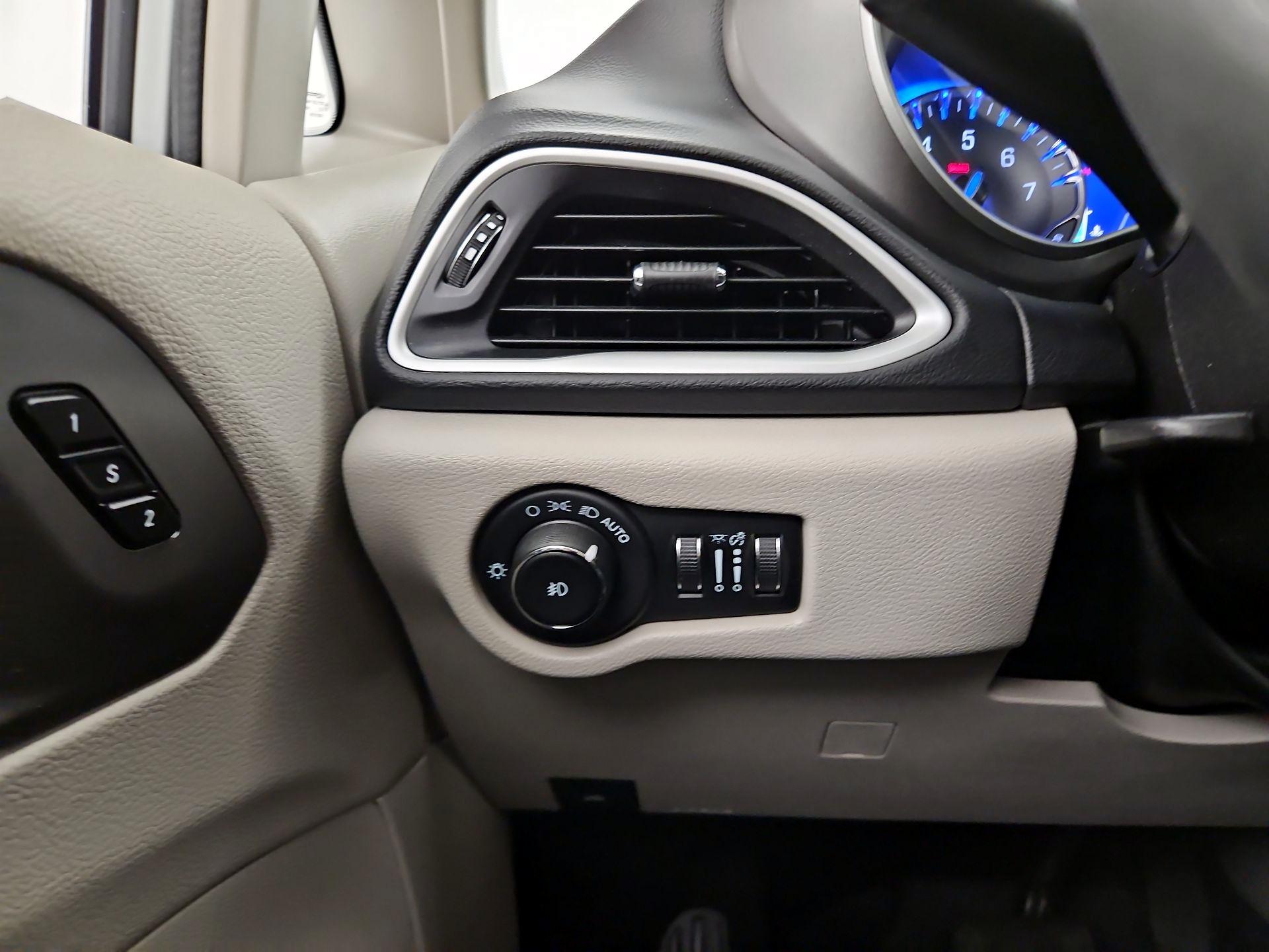 Thumbnail: 2022 Chrysler Pacifica - 13