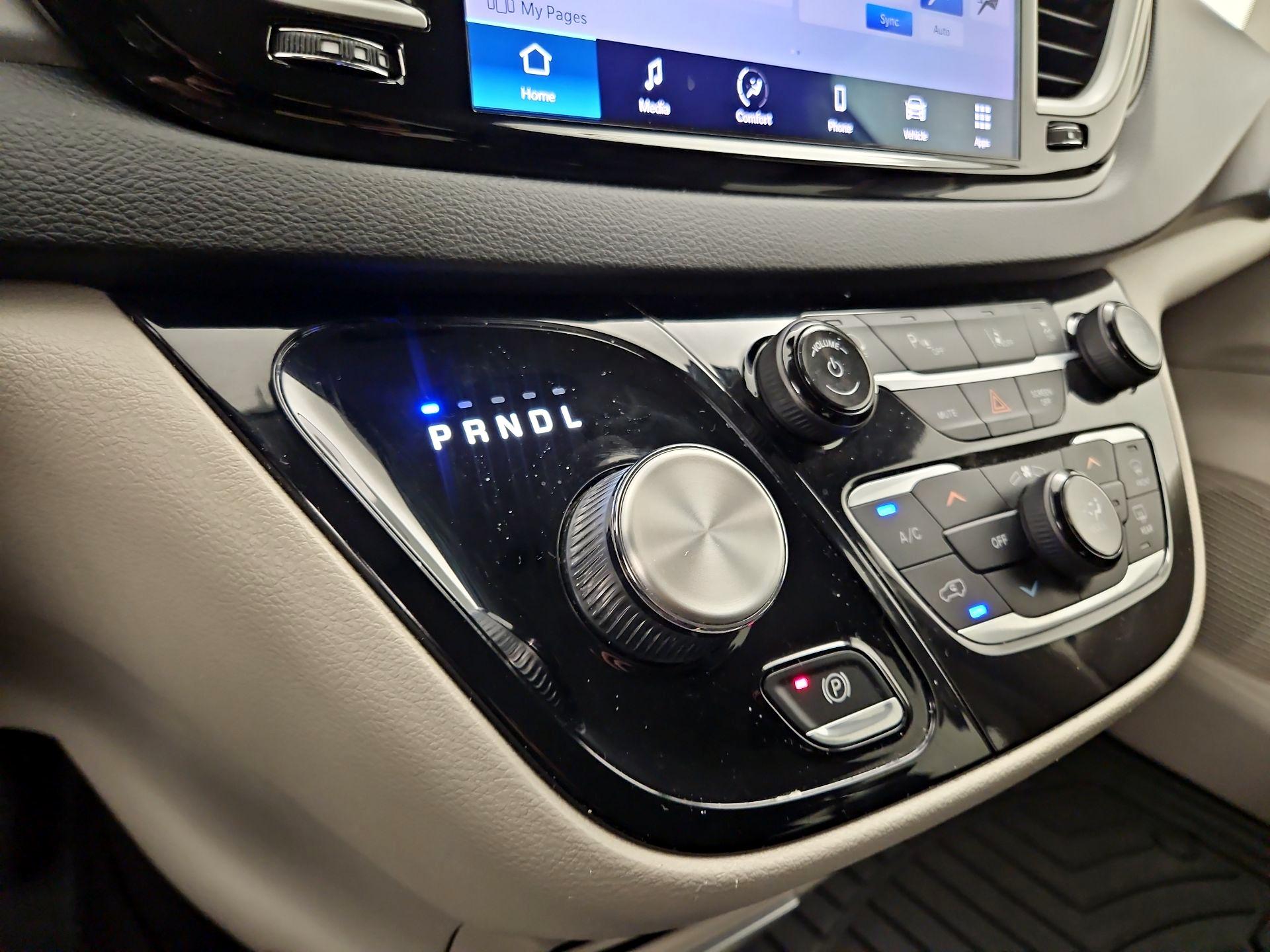 Thumbnail: 2022 Chrysler Pacifica - 17
