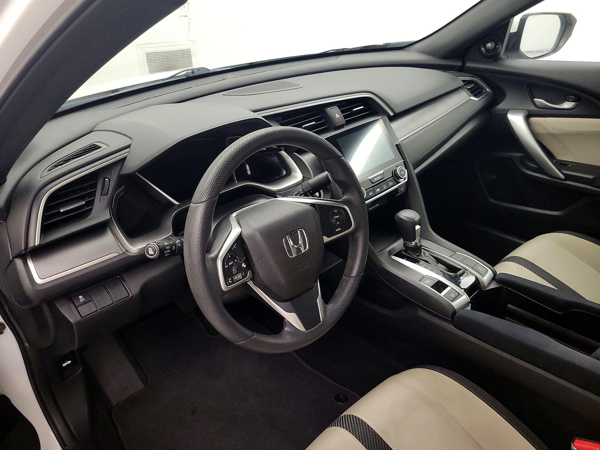 Thumbnail: 2016 Honda Civic - 9