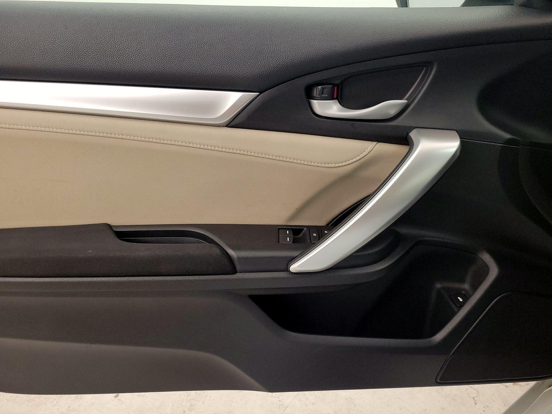 Thumbnail: 2016 Honda Civic - 12