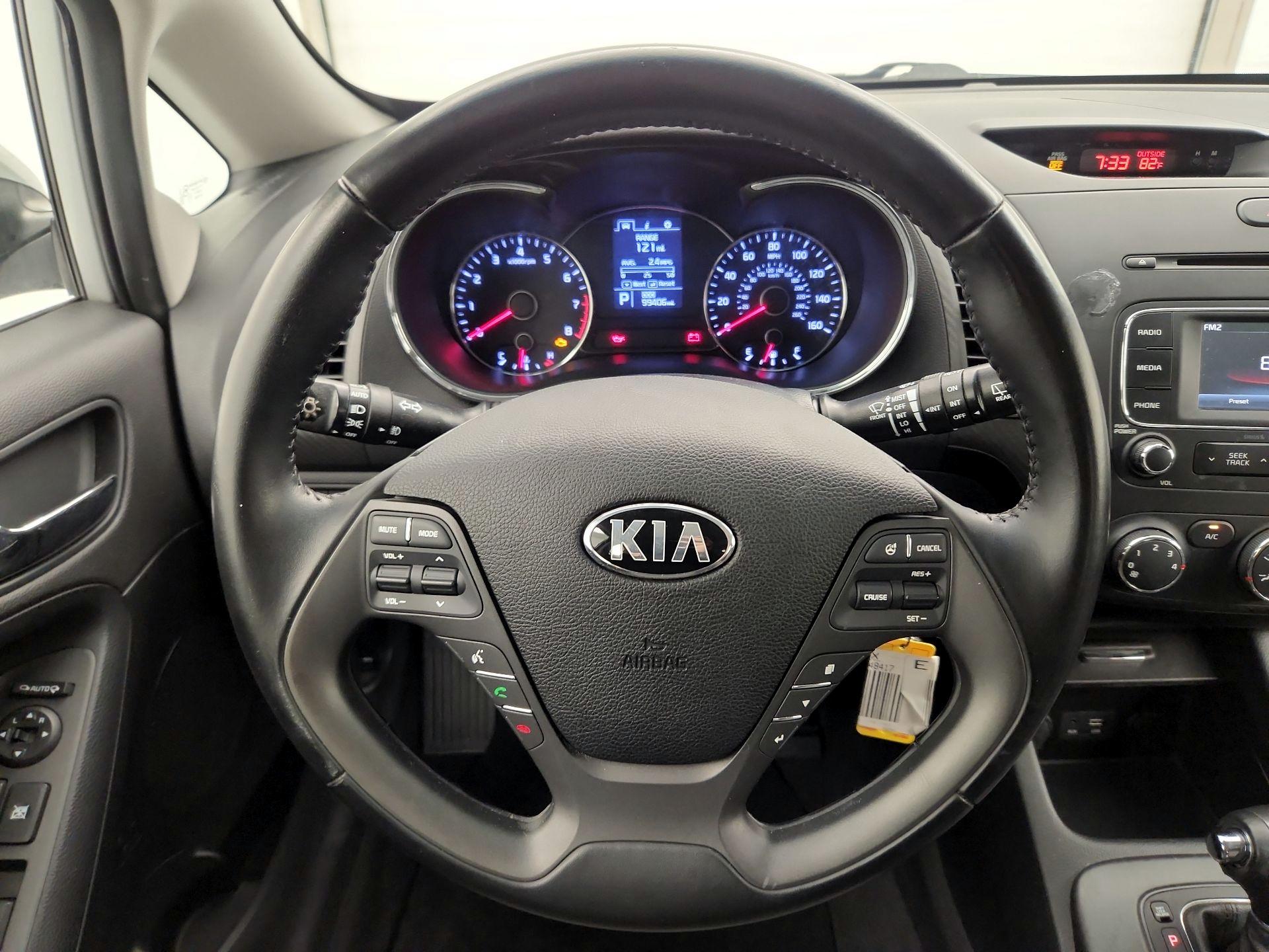 Thumbnail: 2016 Kia Forte - 10