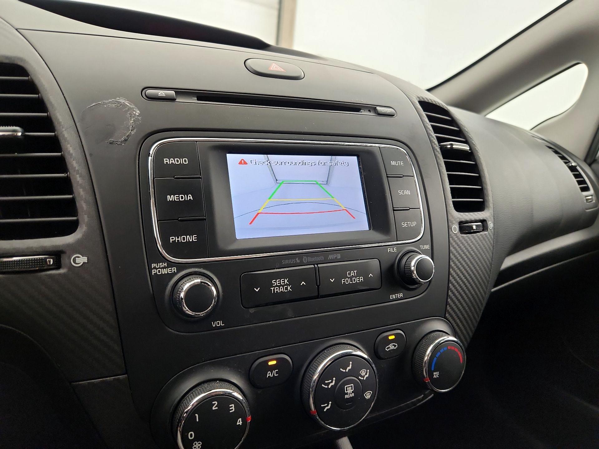 Thumbnail: 2016 Kia Forte - 14