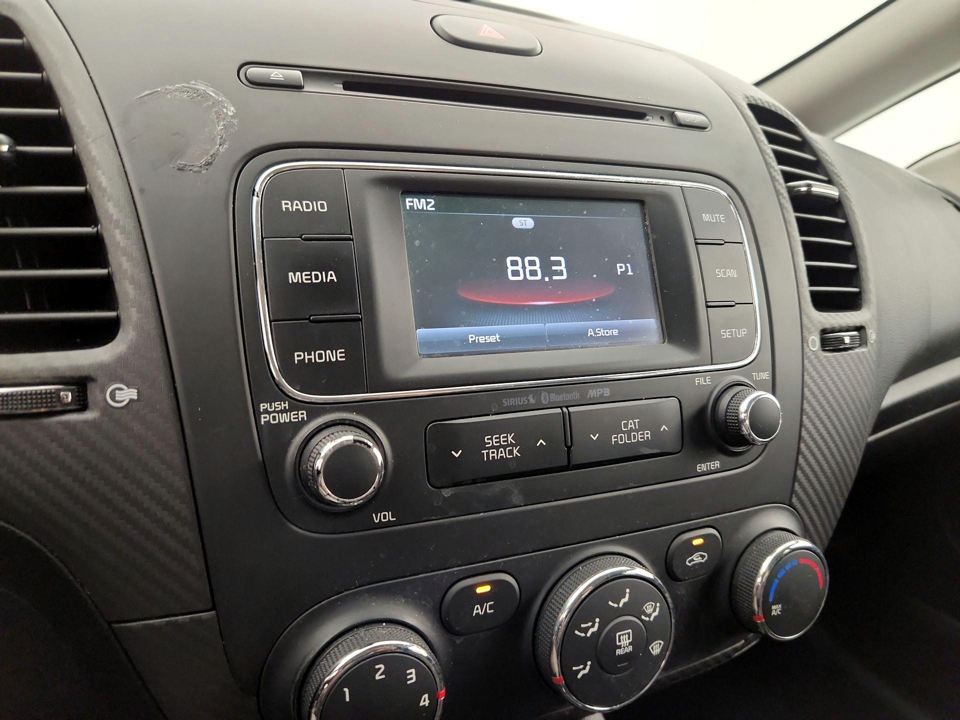 Thumbnail: 2016 Kia Forte - 15