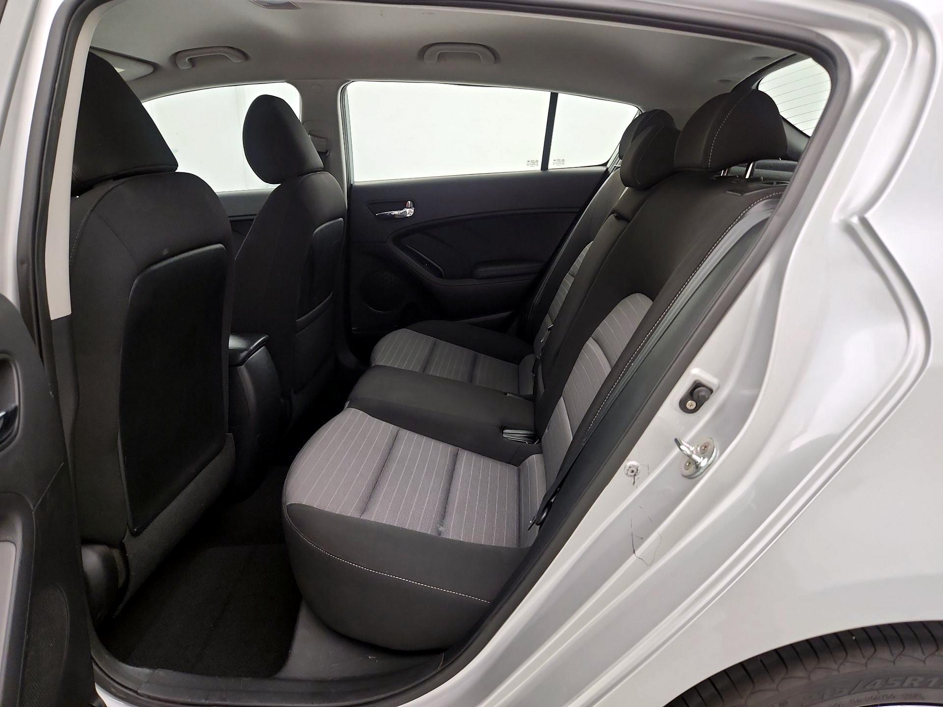 Thumbnail: 2016 Kia Forte - 19