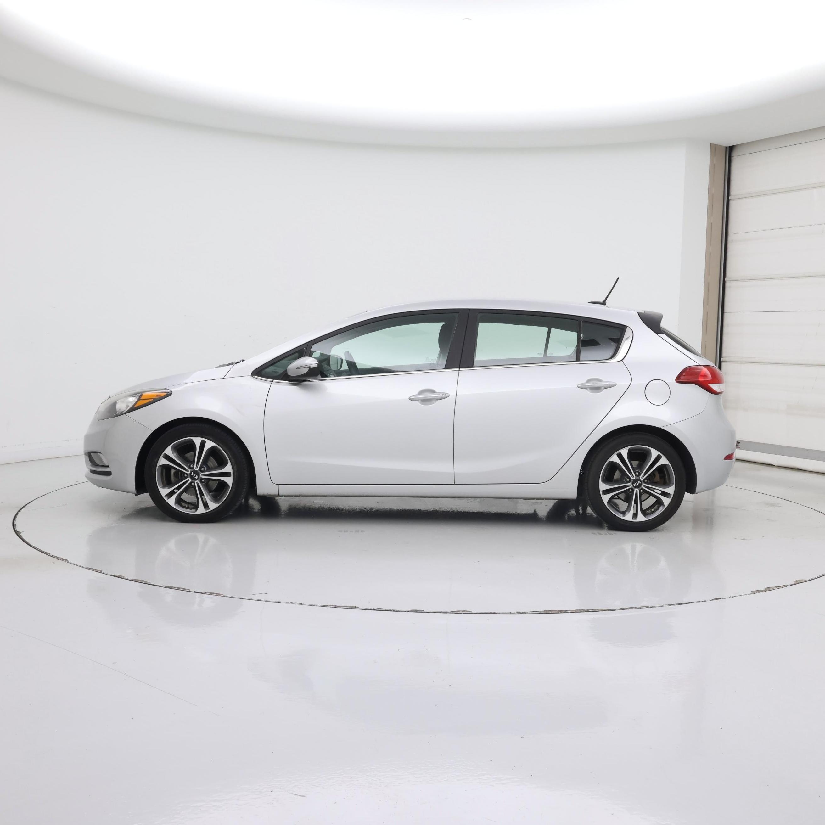 Thumbnail: 2016 Kia Forte - 3