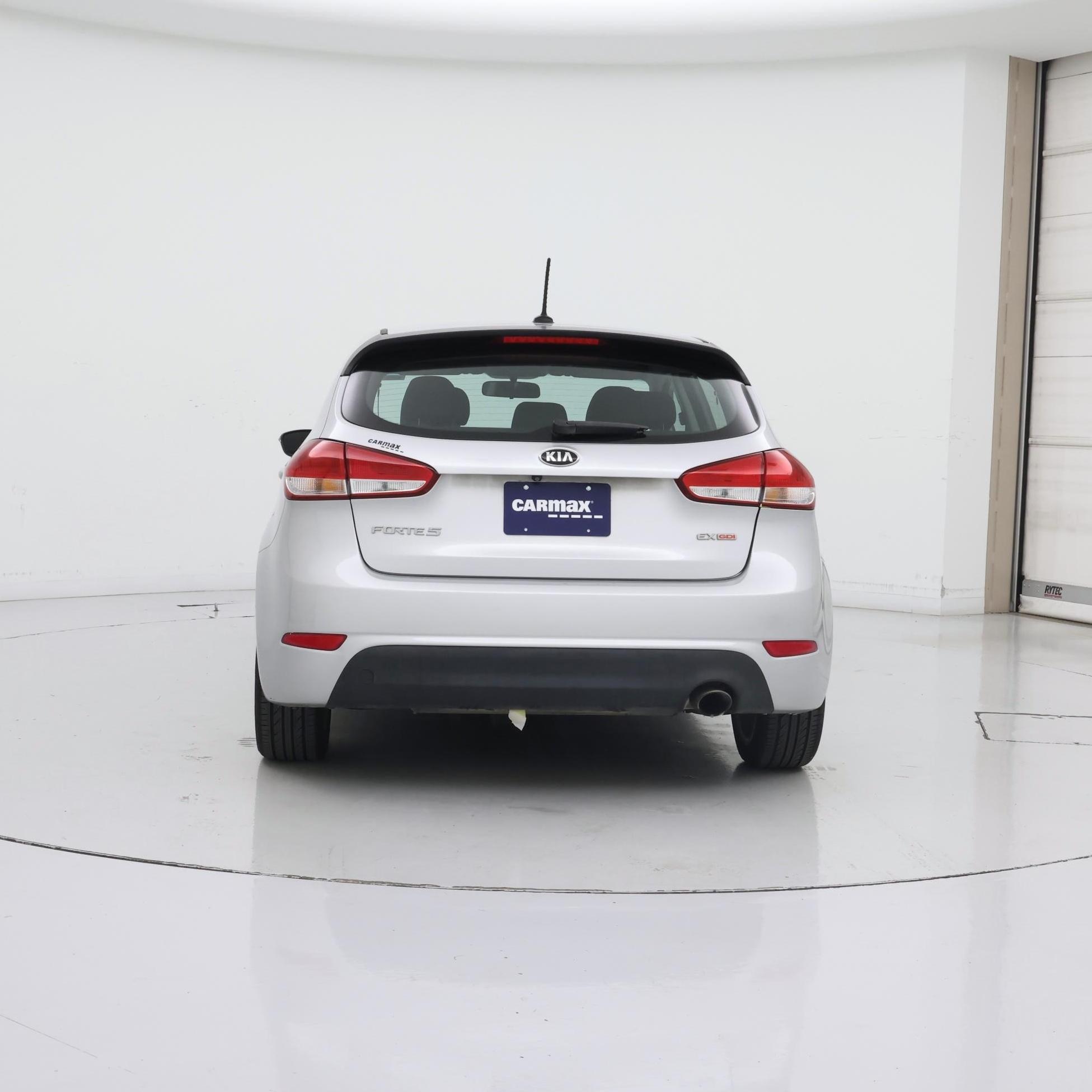 Thumbnail: 2016 Kia Forte - 6