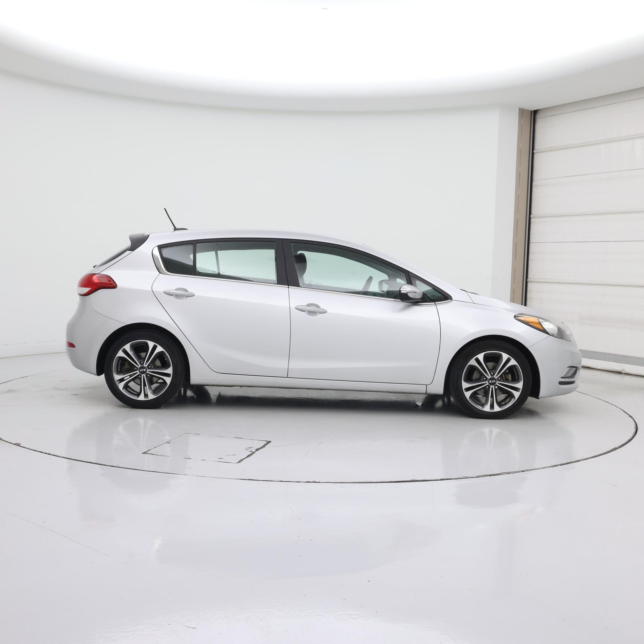 Thumbnail: 2016 Kia Forte - 7