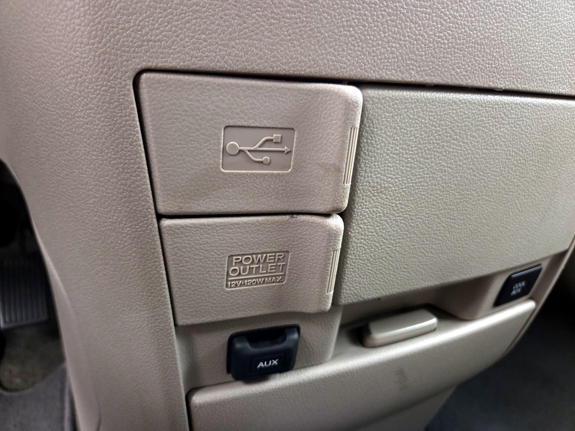 Thumbnail: 2015 Honda Odyssey - 18